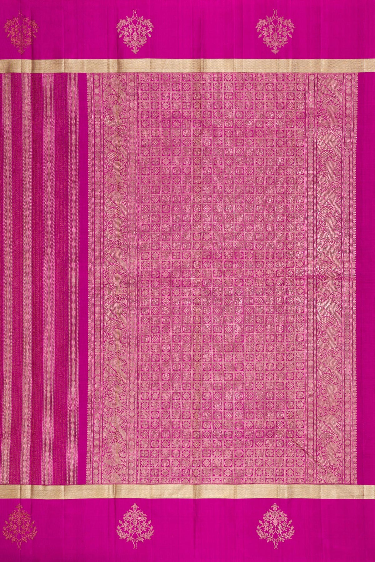 Close up image of the pallu of Magenta Dual Tone Kanjivaram Silk Saree with Zari Brocade on the body and Fancy Border. 