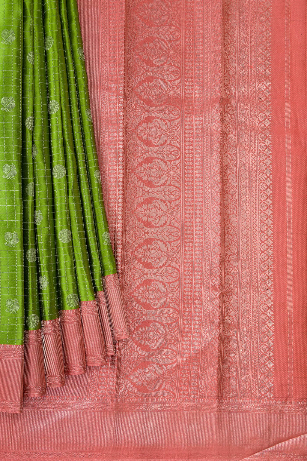 Pleats and pallu of Mehandi Green Dual Tone Kanjivaram Silk Saree with Zari Brocade on the body and Zari Border. 