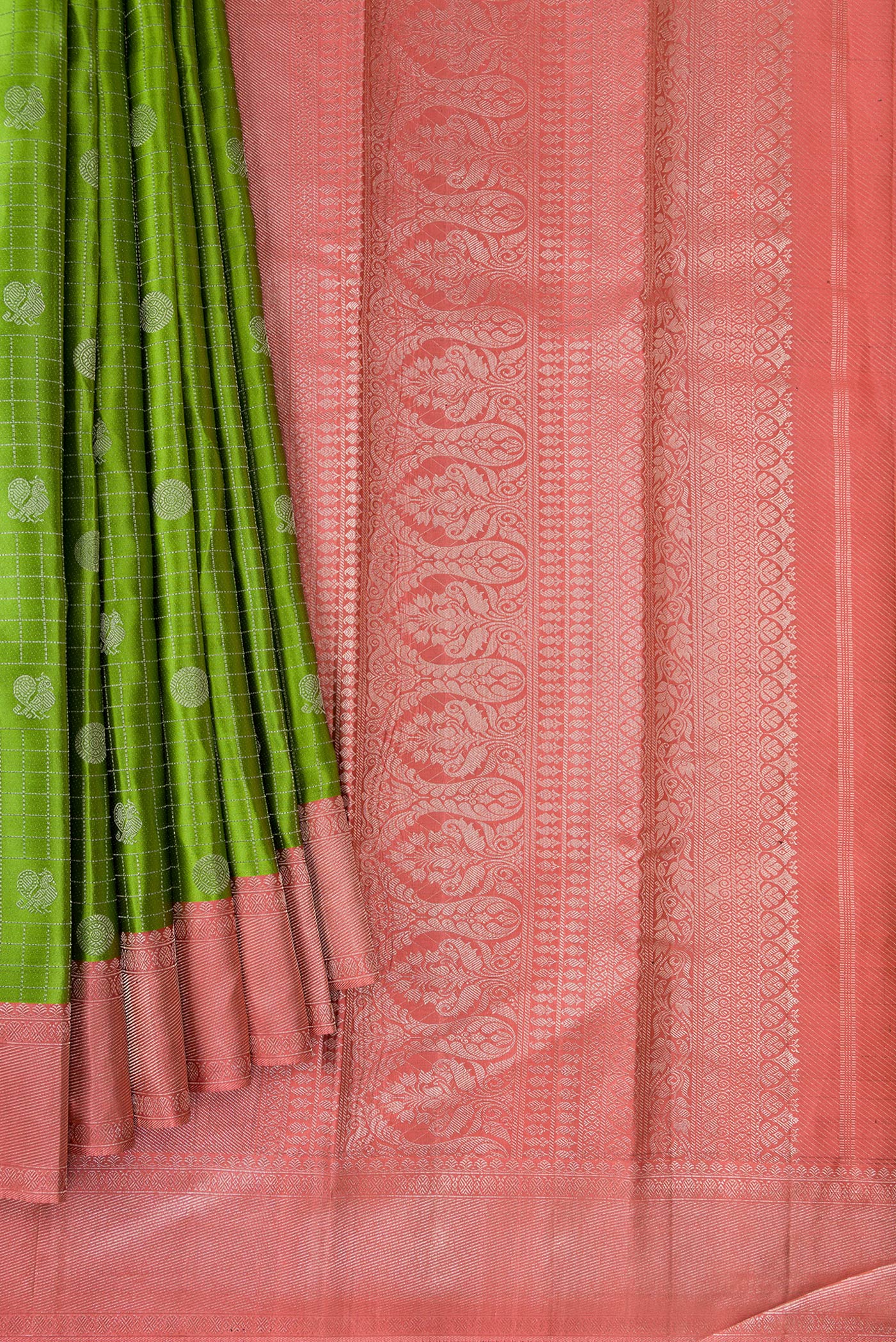 Pleats and pallu of Mehandi Green Dual Tone Kanjivaram Silk Saree with Zari Brocade on the body and Zari Border. 