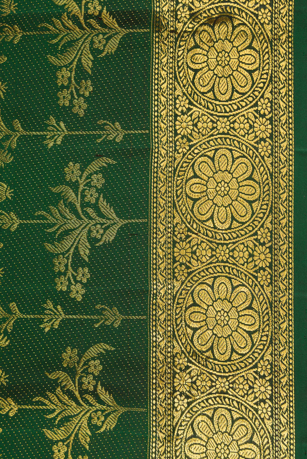 Border image of Green Dual Tone Kanjivaram Silk Saree with Zari Brocade on the body and Zari Border. 