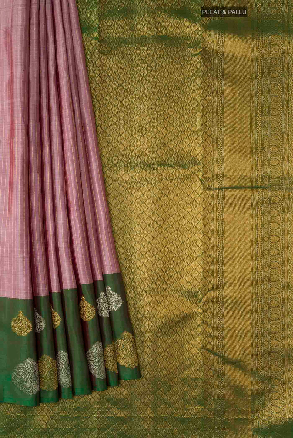 pleats pallu