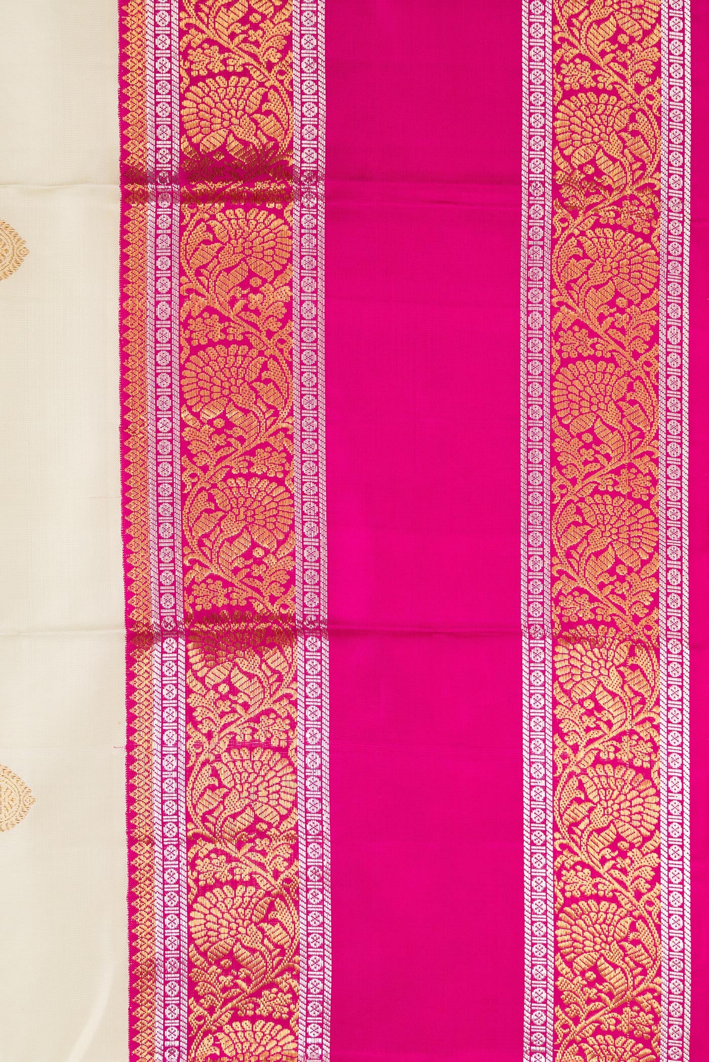 Border image of Off White Dual Tone Kanchipuram Silk Saree with Zari Butta on the body and Zari Border. 