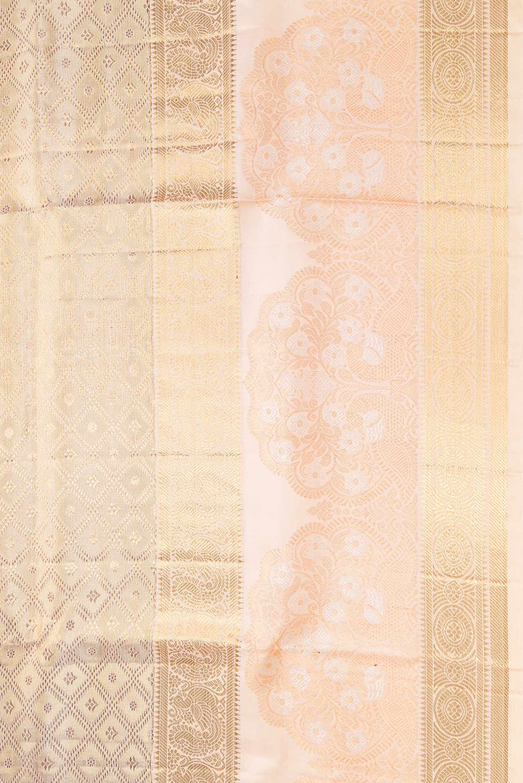 Border image of Gold Dual Tone Kanjivaram Tissue Silk Saree with Zari Brocade on the body and Fancy Border. 