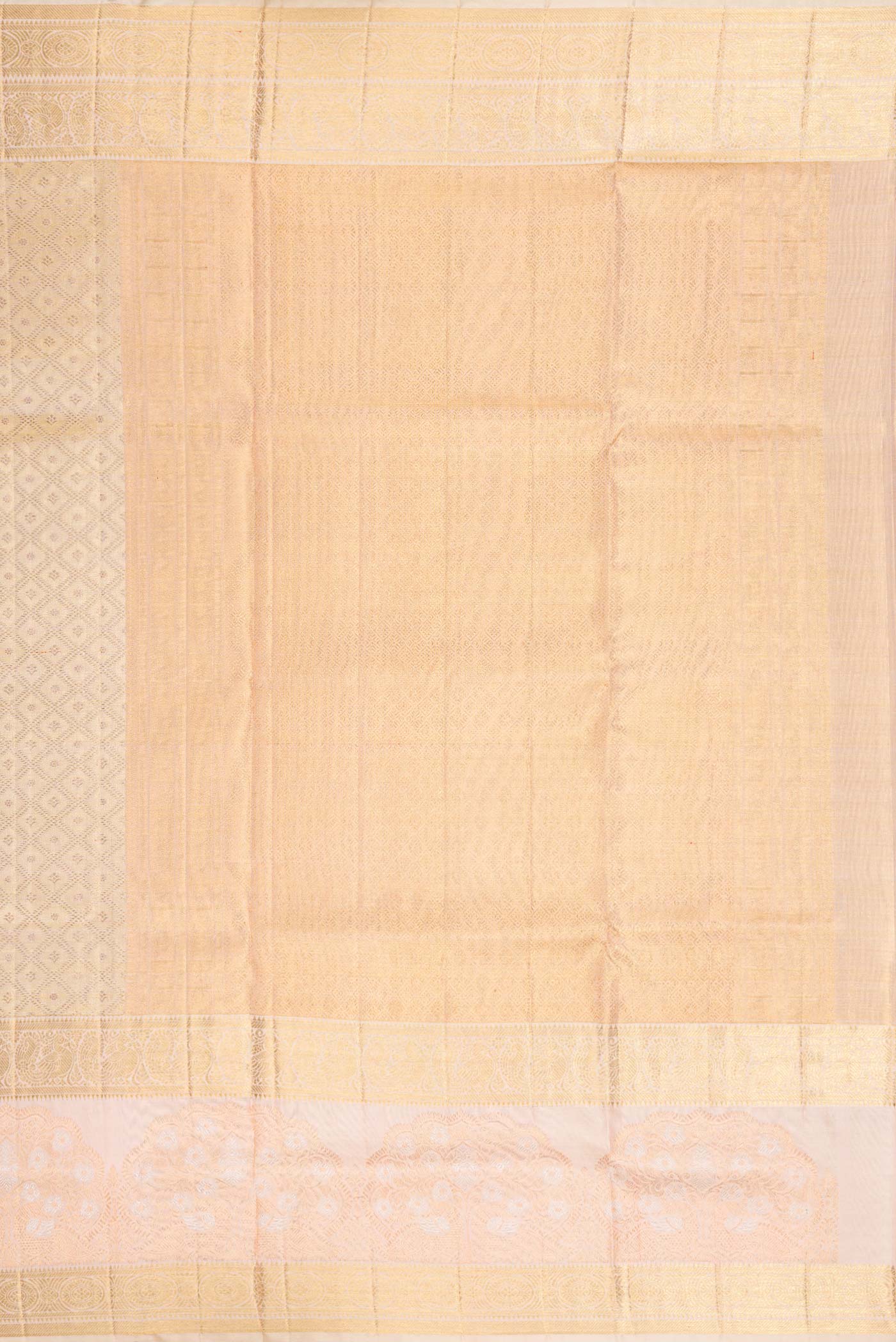Close up image of the pallu of Gold Dual Tone Kanjivaram Tissue Silk Saree with Zari Brocade on the body and Fancy Border. 