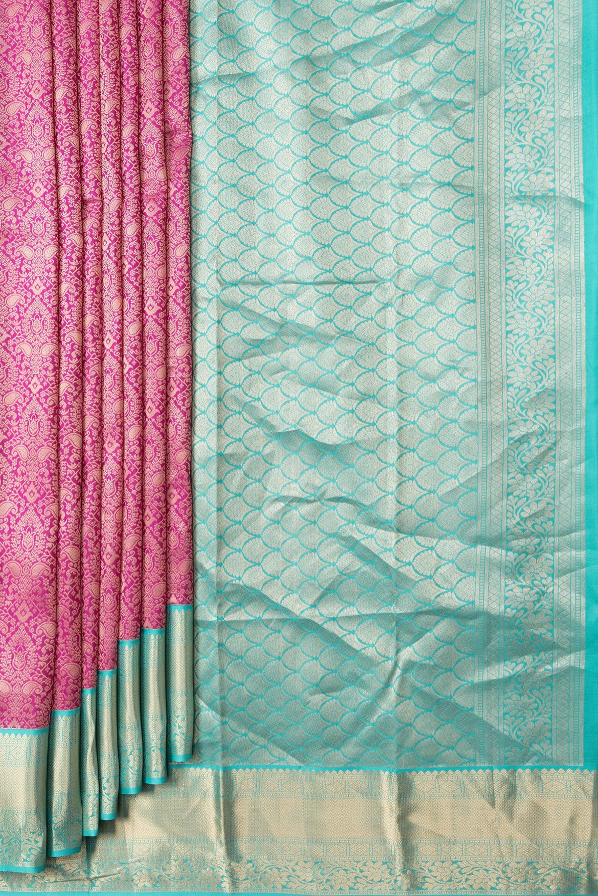 Pleats and pallu of Pink Dual Tone Kanjivaram Silk Saree with Zari Brocade on the body and Zari Border. 