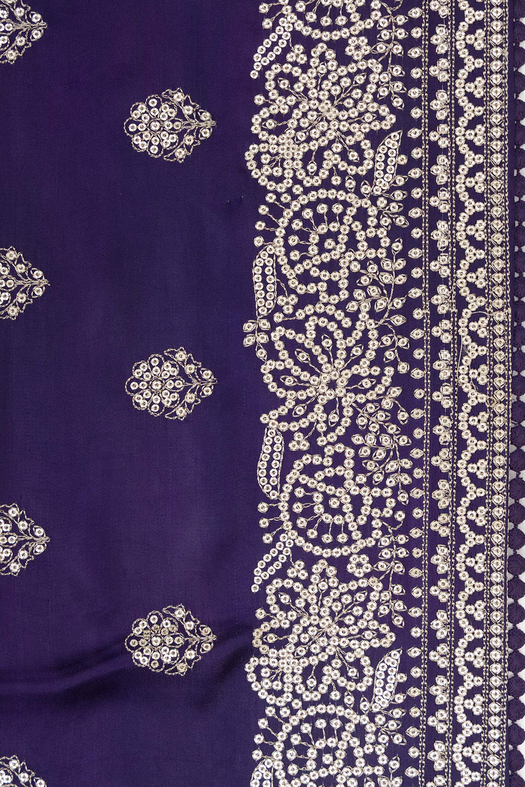 Border image of Navy Blue Dual Tone Crepe Saree with Embroidery on the body and Embroidery Border. 