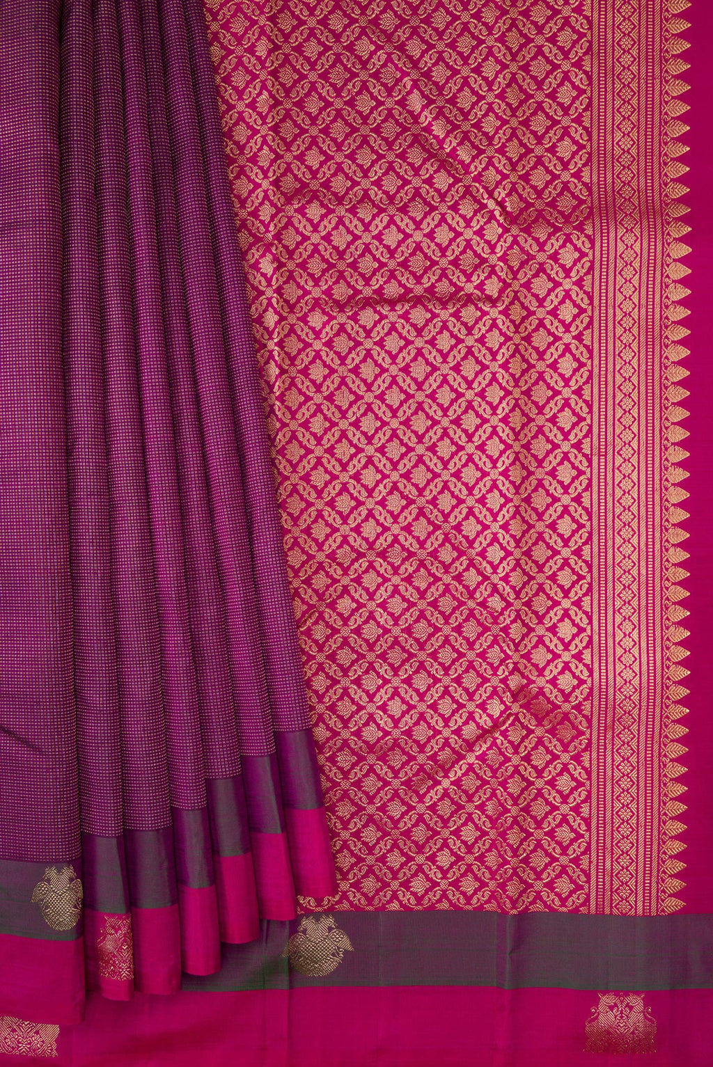 Pleats and pallu of Burgundy Dual Tone Kanchipuram Silk Saree with Stripes on the body and Fancy Border. 
