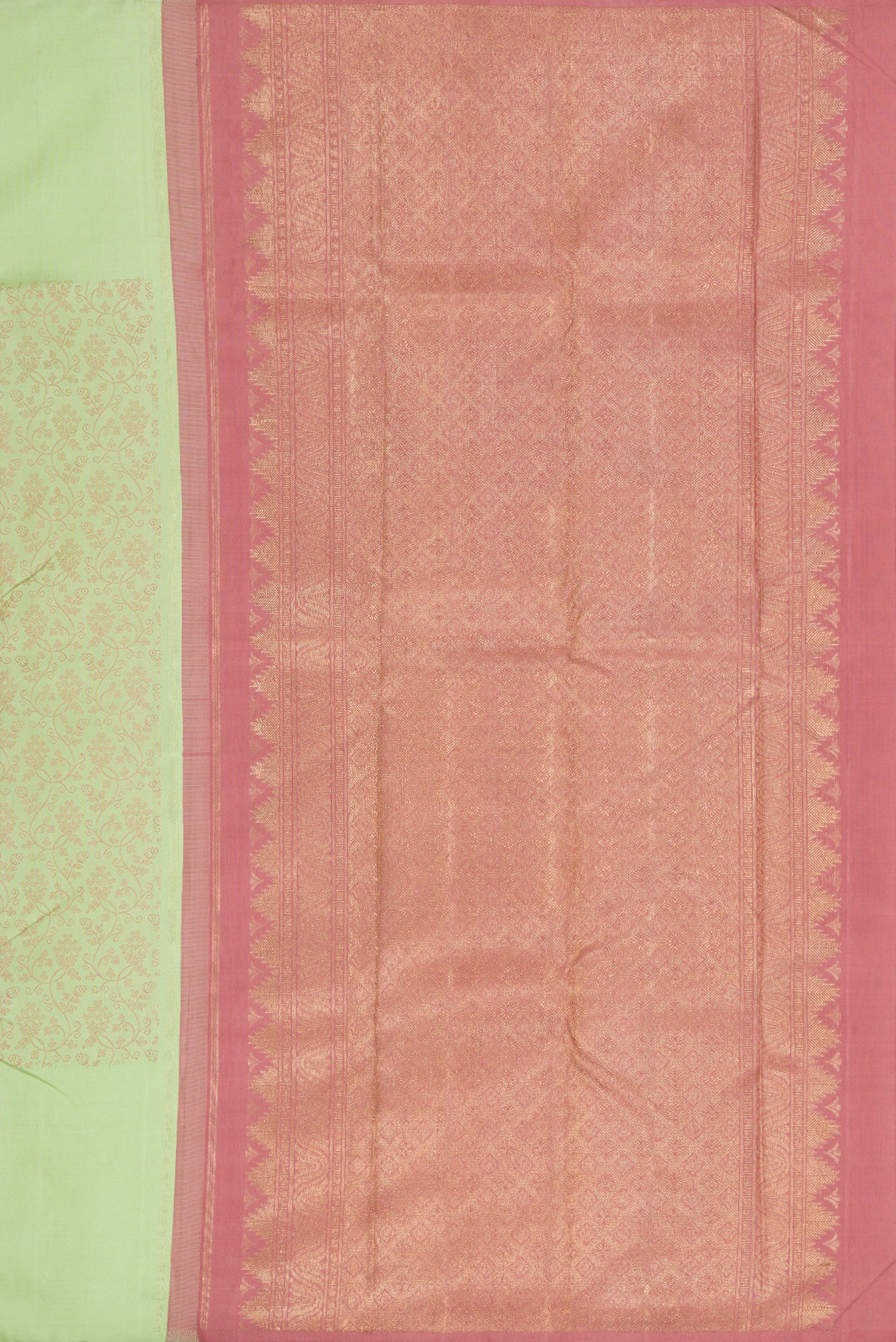 Close up image of the pallu of Pure Silk Pure Zari Pista Green Dual Tone Kanchipuram Saree with Jacquard design on the body and Fancy Border. 