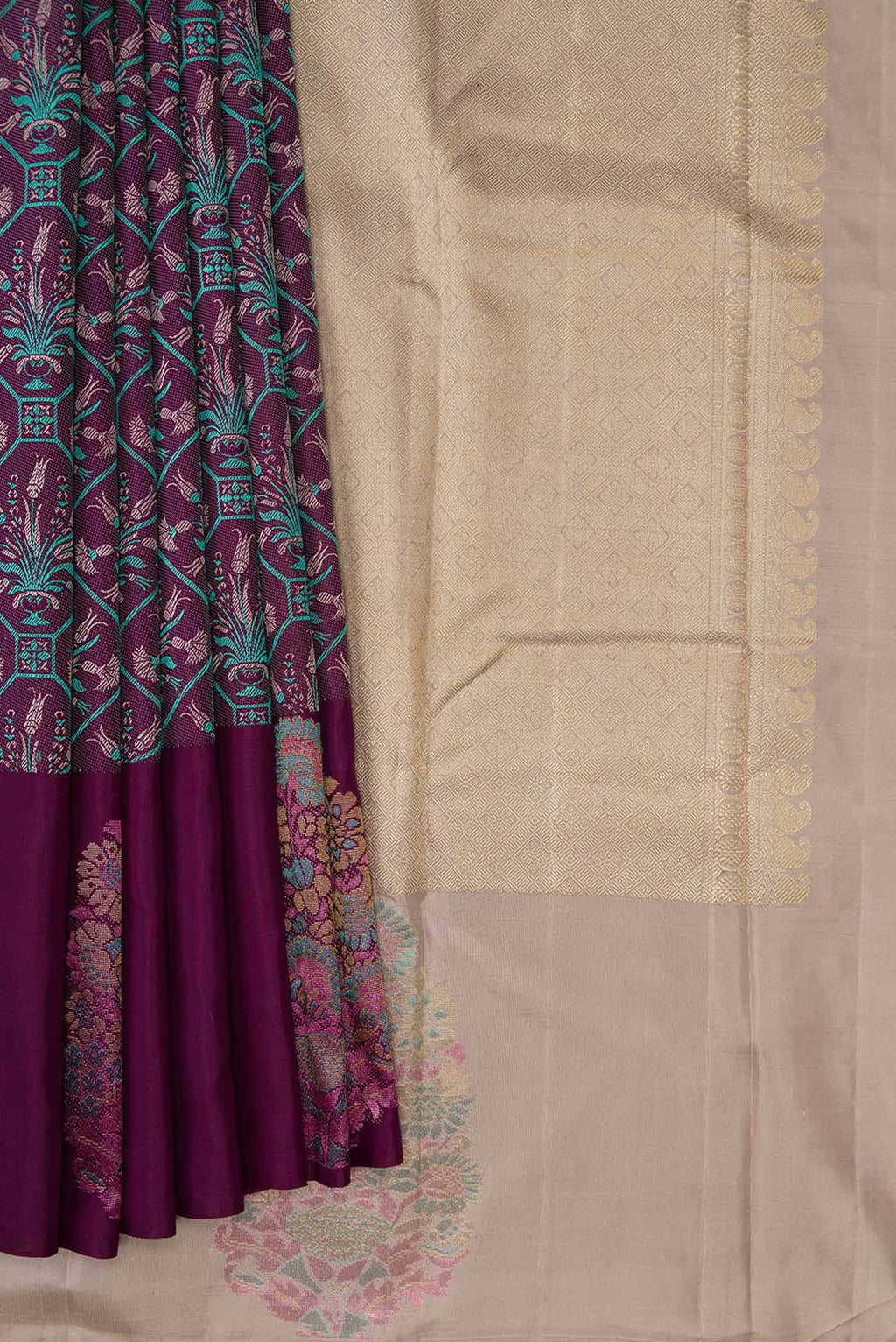 Pleats and pallu of Burgundy Dual Tone Kanchipuram Silk Saree with Jacquard design on the body and Fancy Border