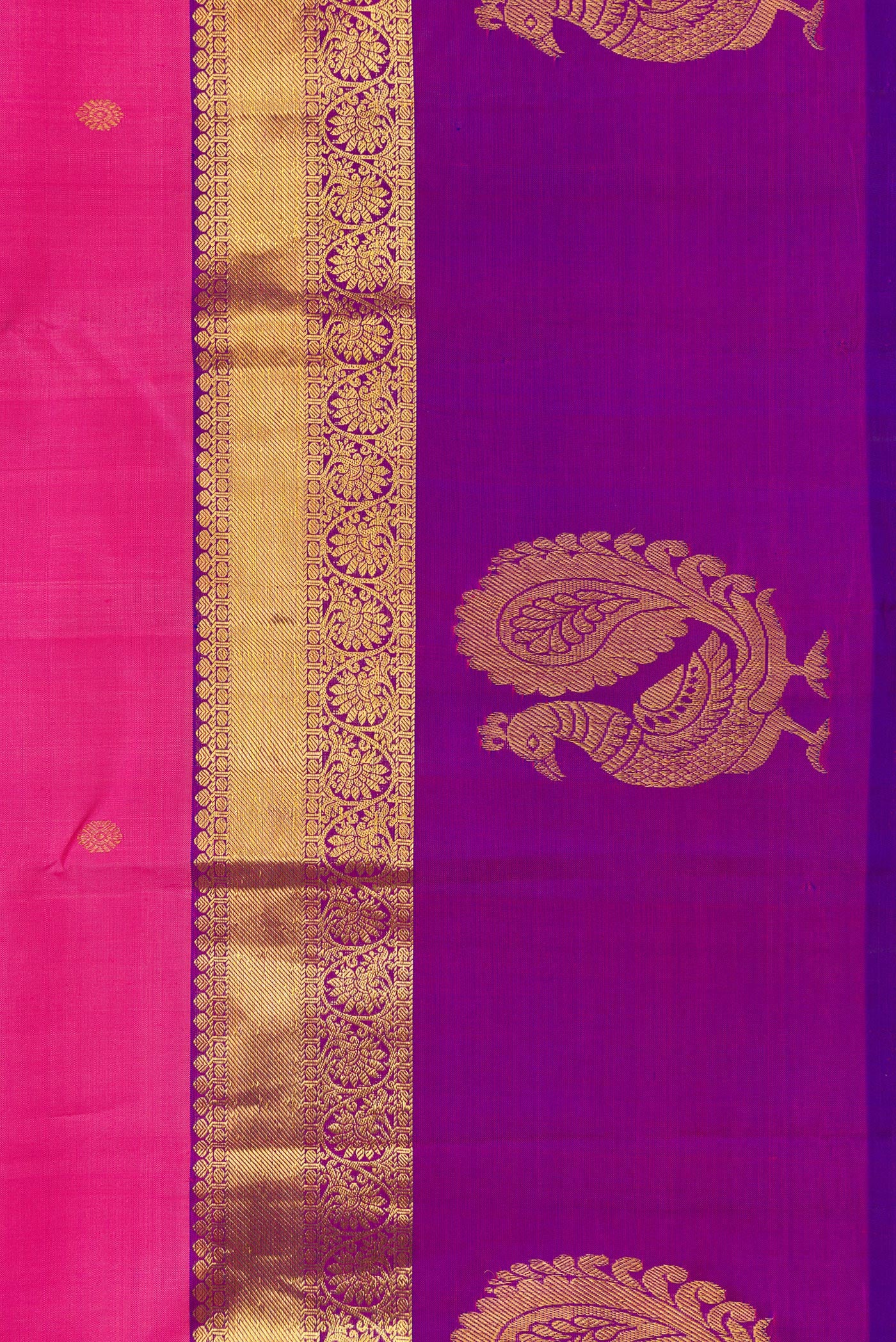 Border image of Pink Dual Tone Kanchipuram Silk Saree with Zari Butta on the body and Fancy Border. 