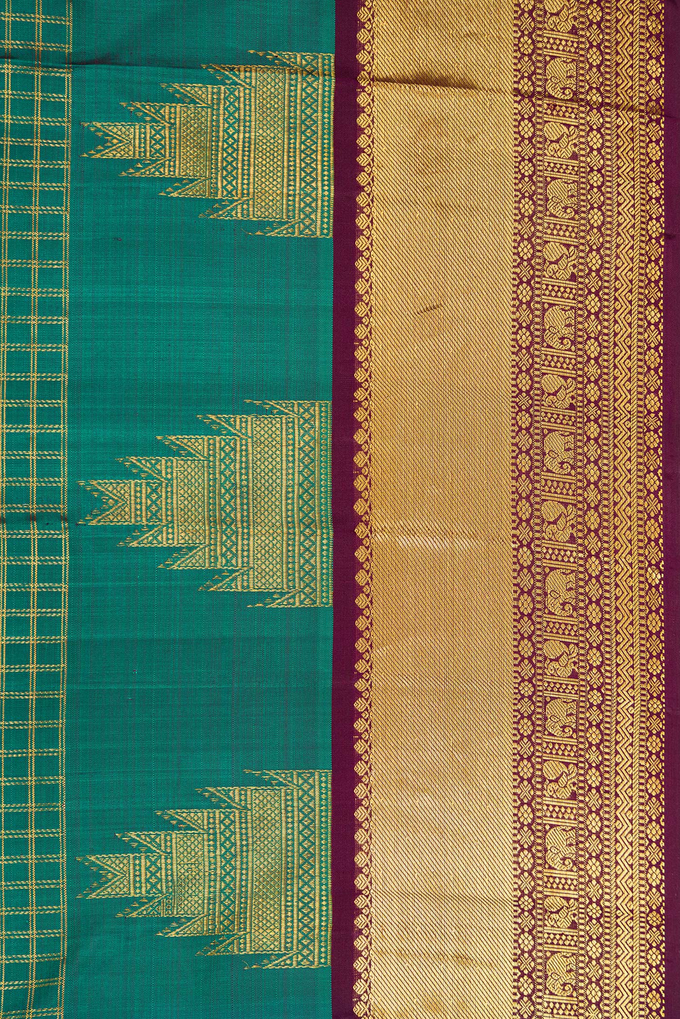 Border image of Green Dual Tone Kanjivaram Silk Saree with Checked design on the body and Zari Border. 
