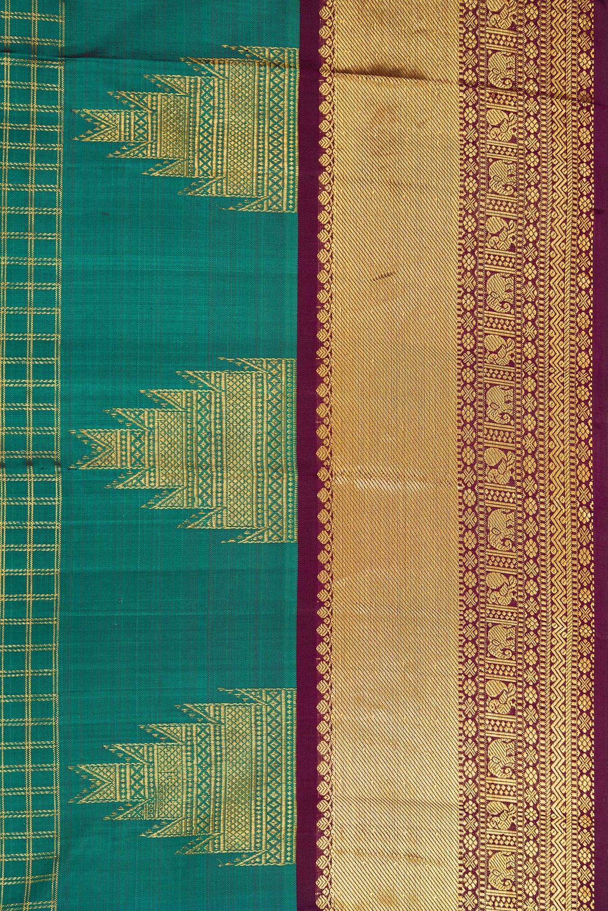 Border image of Green Dual Tone Kanjivaram Silk Saree with Checked design on the body and Zari Border. 