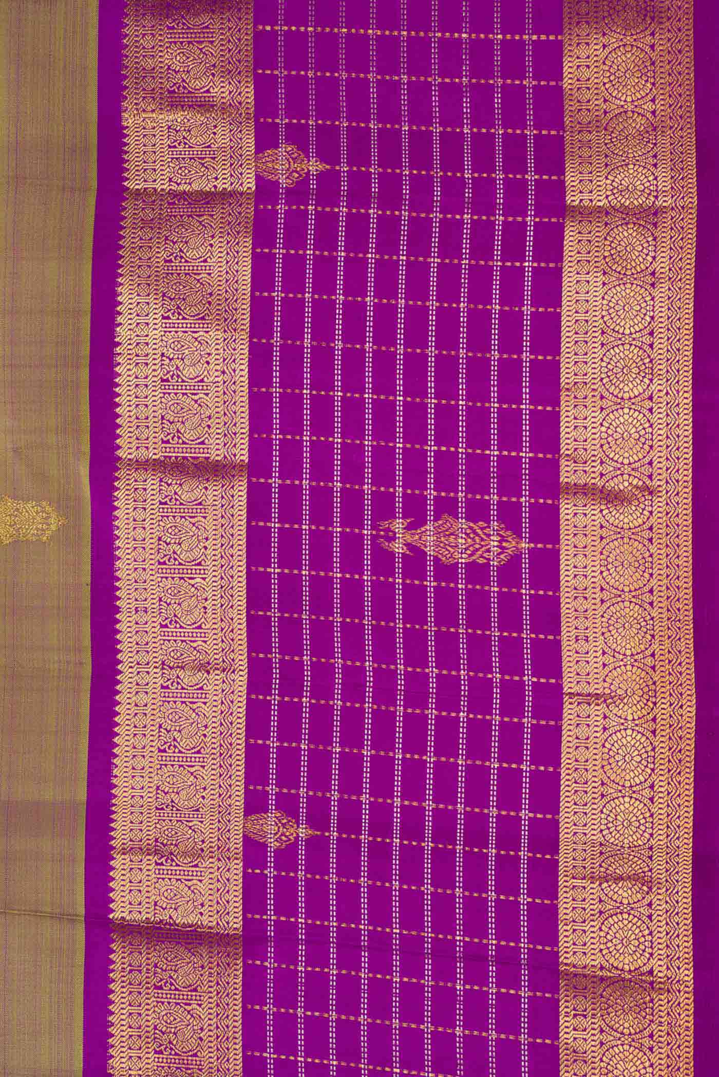 Border image of Green with Purple Color Kanchipuram Silk Saree with Zari Butta on the body and Zari Border