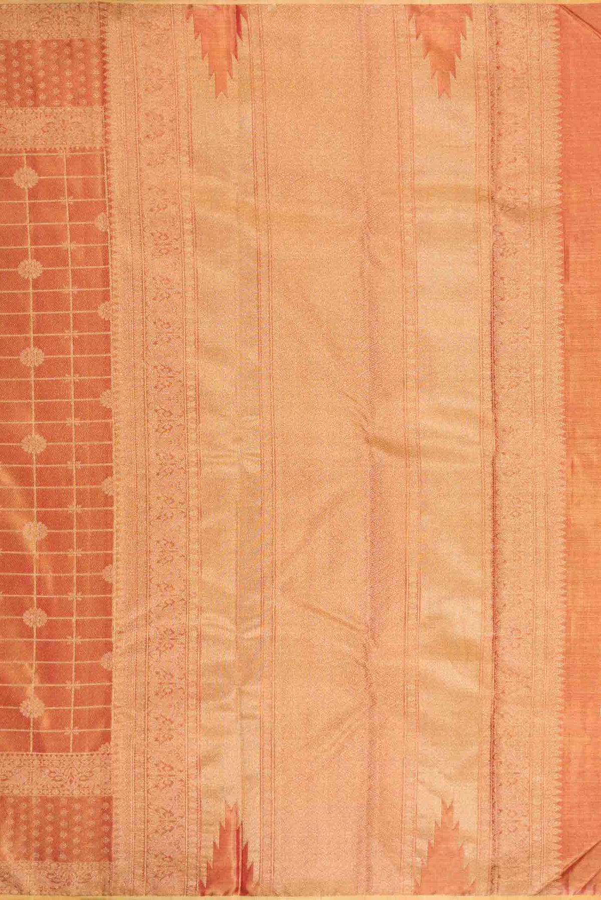 Close up image of the pallu of Dark Pink Dual Tone Kanchipuram Tissue Silk Saree with Zari Brocade on the body and Zari Border