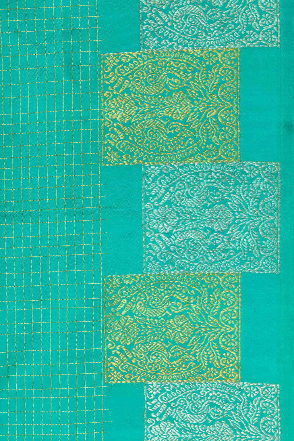 Border image of Sea Green Dual Tone Kanchipuram Silk Saree with Checked design on the body and Fancy Border