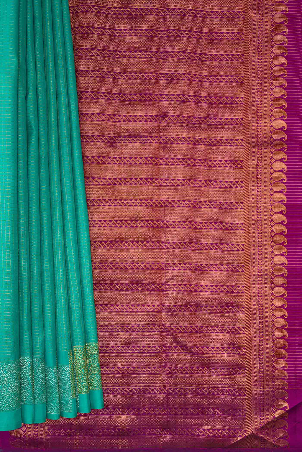 Pleats and pallu of Sea Green Dual Tone Kanchipuram Silk Saree with Checked design on the body and Fancy Border