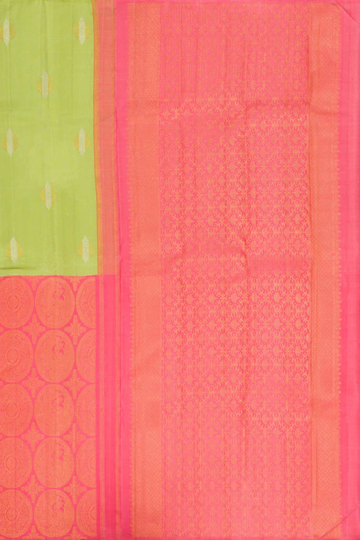 Close up image of the pallu of Pista Green and pink Color Kanchipuram Silk Saree with Half And Half on the body and Without Border
