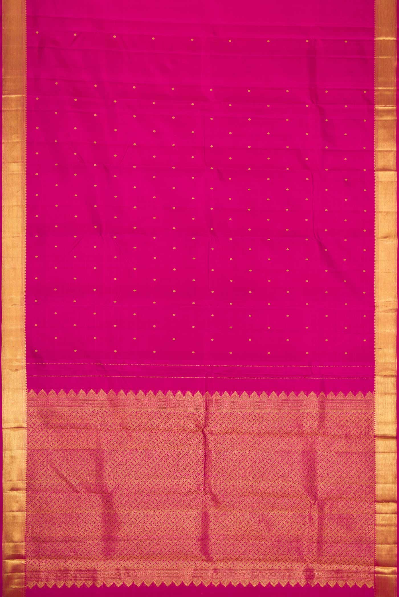 Flat view of Magenta Dual Tone Kanchipuram Silk Saree with Zari Butta on the body and Zari Border. 