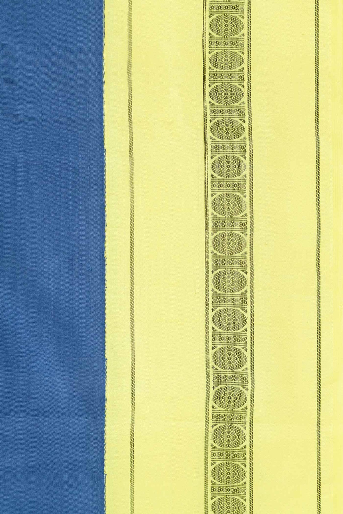 Border image of Blue Grey Dual Tone Kanchipuram Silk Saree with Plain Body and Thread Border