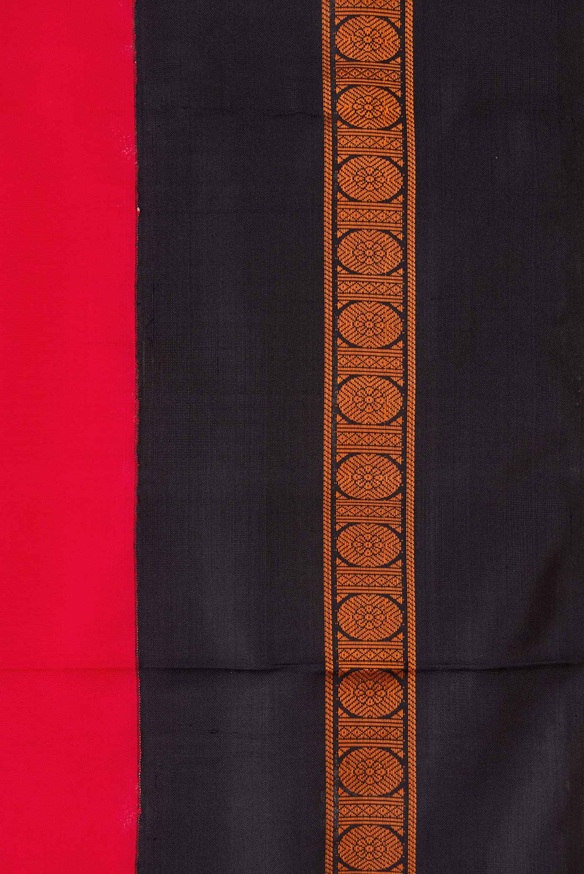 Border image of Red Dual Tone Kanchipuram Silk Saree with Plain Body and Thread Border