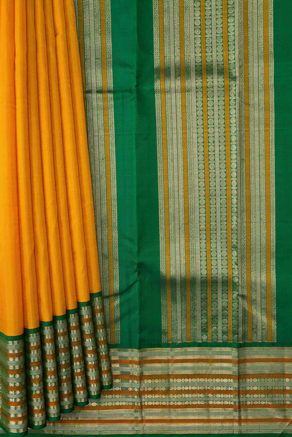 pleats pallu