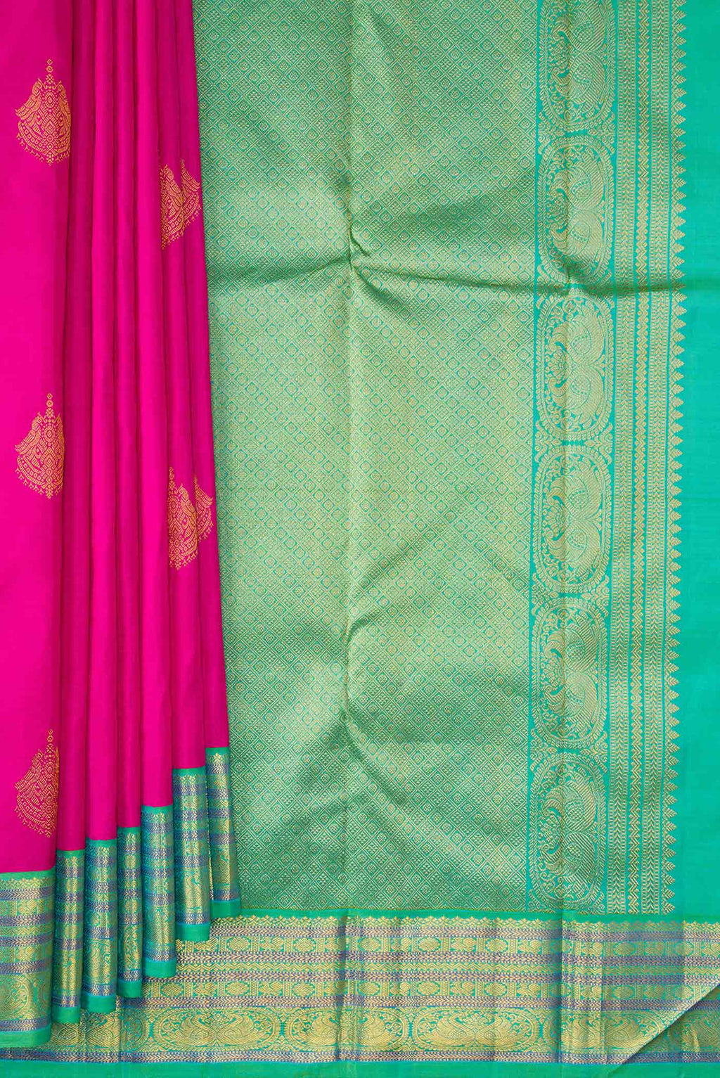Pleats and pallu of Pink Dual Tone Kanjivaram Silk Saree with Zari Butta on the body and Zari Border. 