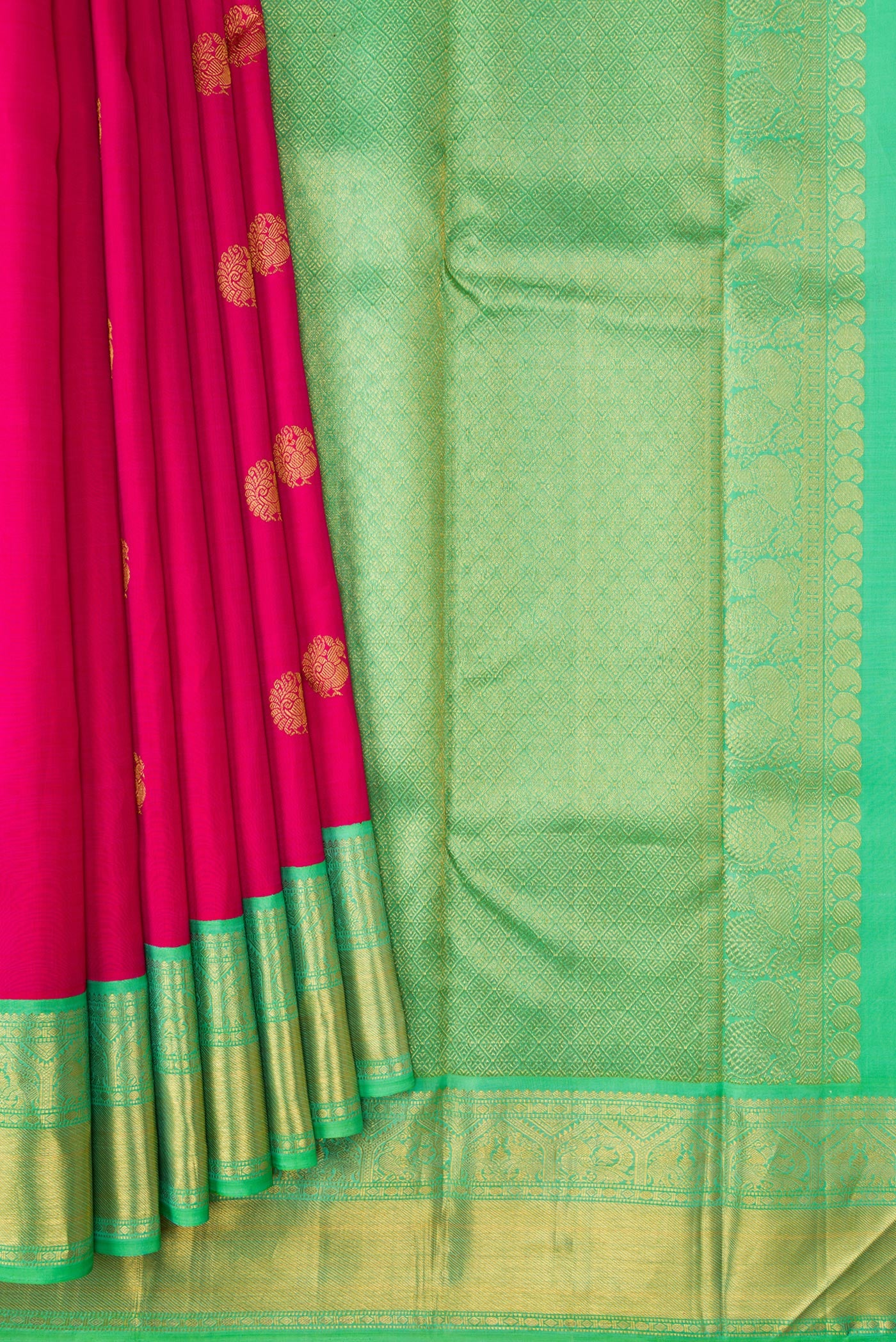 Pleats and pallu of Pink Dual Tone Kanjivaram Silk Saree with Zari Butta on the body and Zari Border. 