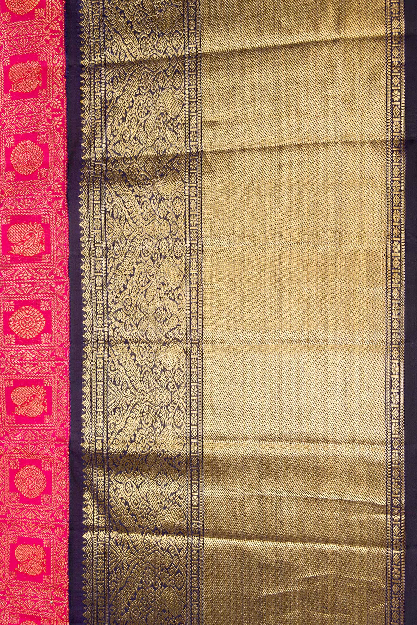 Border image of Pink Dual Tone Kanchipuram Silk Saree with Zari Brocade on the body and Zari Border. 