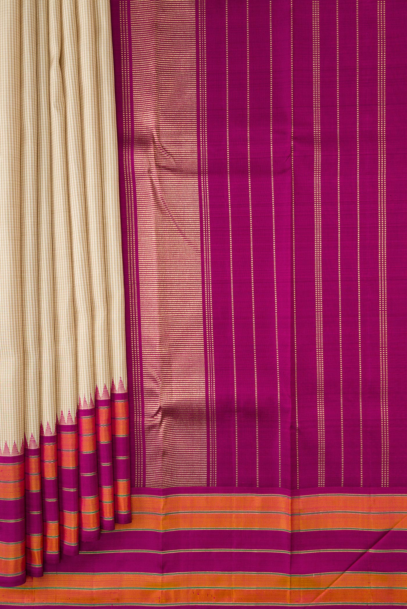 Pleats and pallu of Dark Beige Dual Tone Kanjivaram Silk Saree with Checked design on the body and Zari Border. 