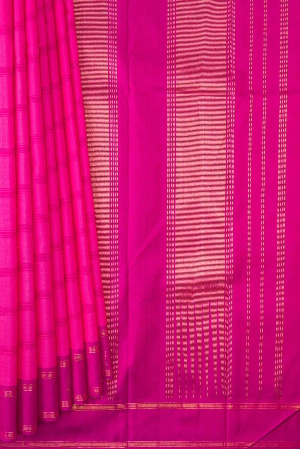 Pleats and pallu of Pink Dual Tone Kanchipuram Saree with Stripes on the body and Zari Border