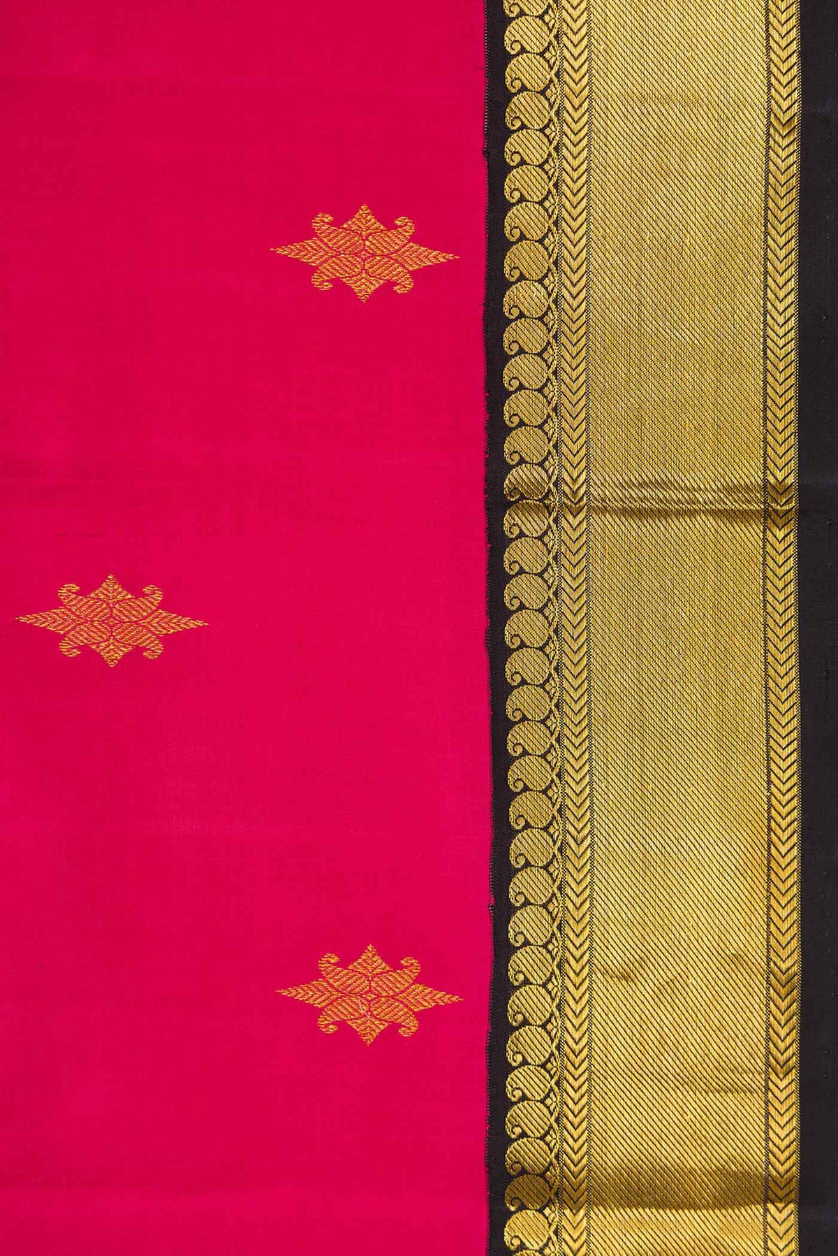 Border image of Pink Dual Tone Kanchipuram Silk Saree with Zari Butta on the body and Zari Border