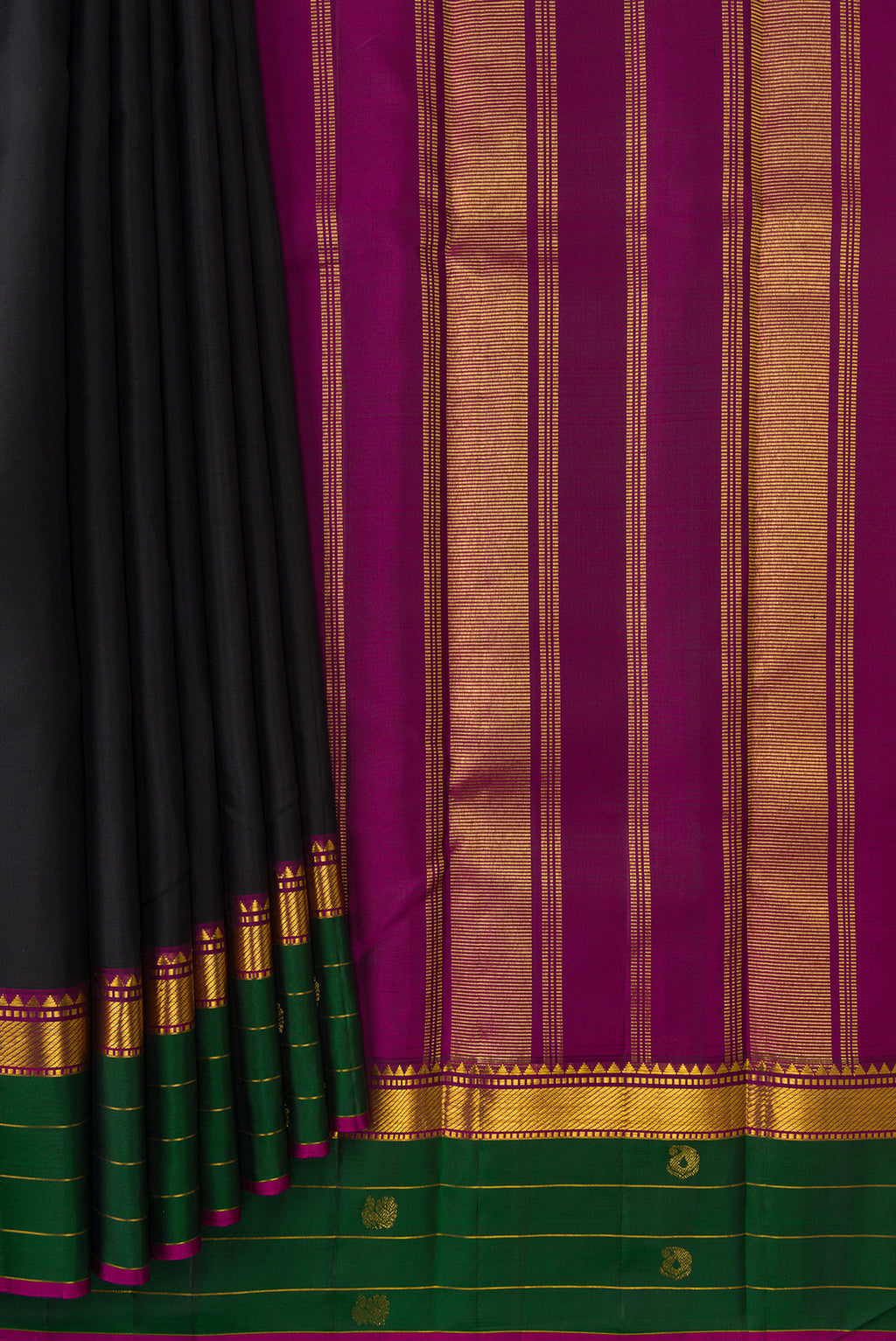 Pleats and pallu of Black Dual Tone Kanchipuram Silk Saree with Plain Body and Fancy Border. 