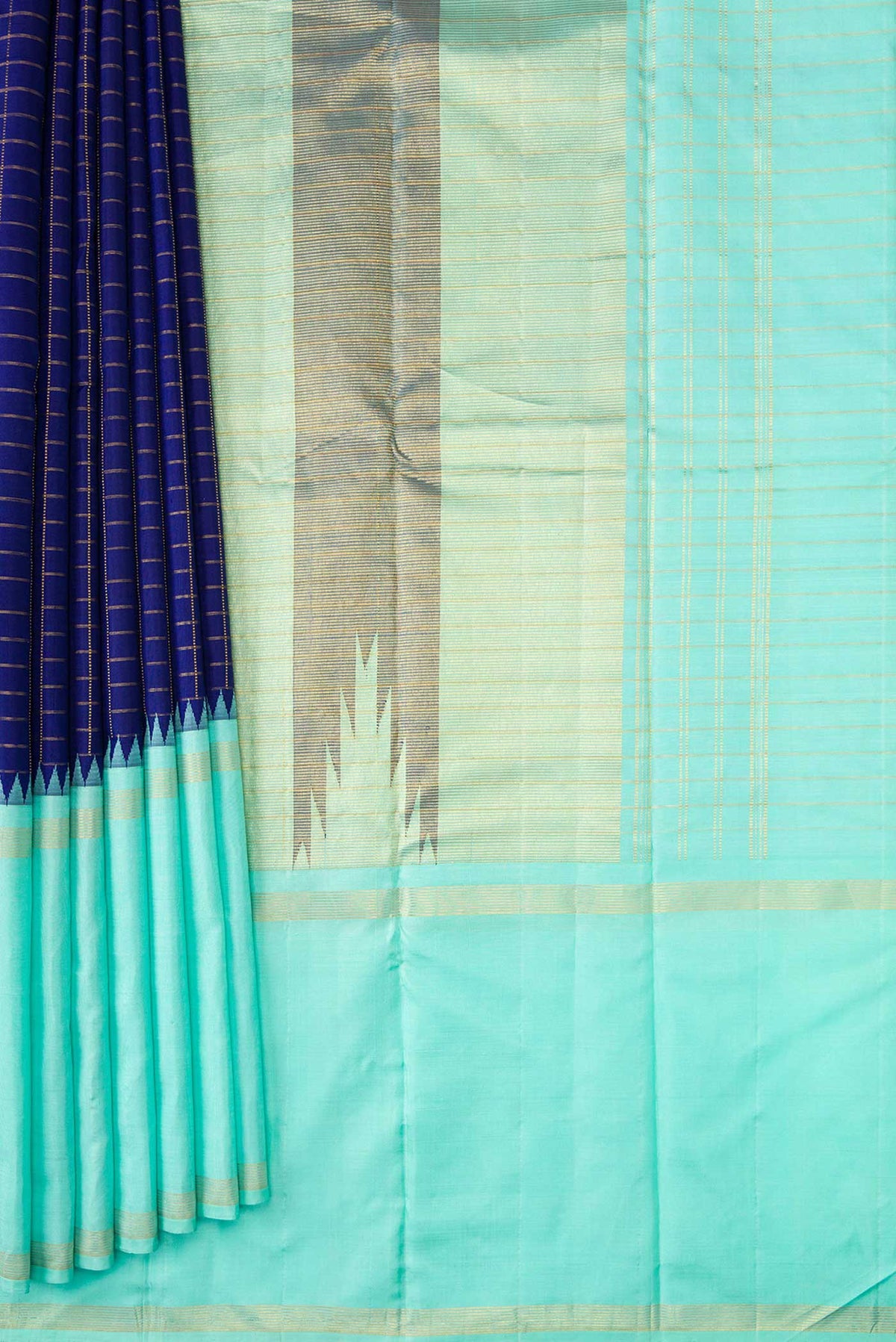 Pleats and pallu of Navy Blue Dual Tone Kanchipuram Silk Saree with Checked design on the body and Zari Border