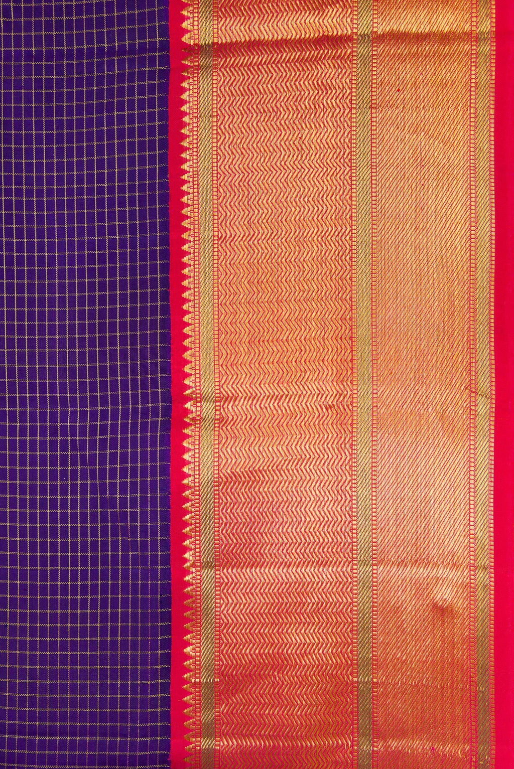 Border image of Navy Blue Dual Tone Kanchipuram Silk Saree with Checked design on the body and Zari Border. 