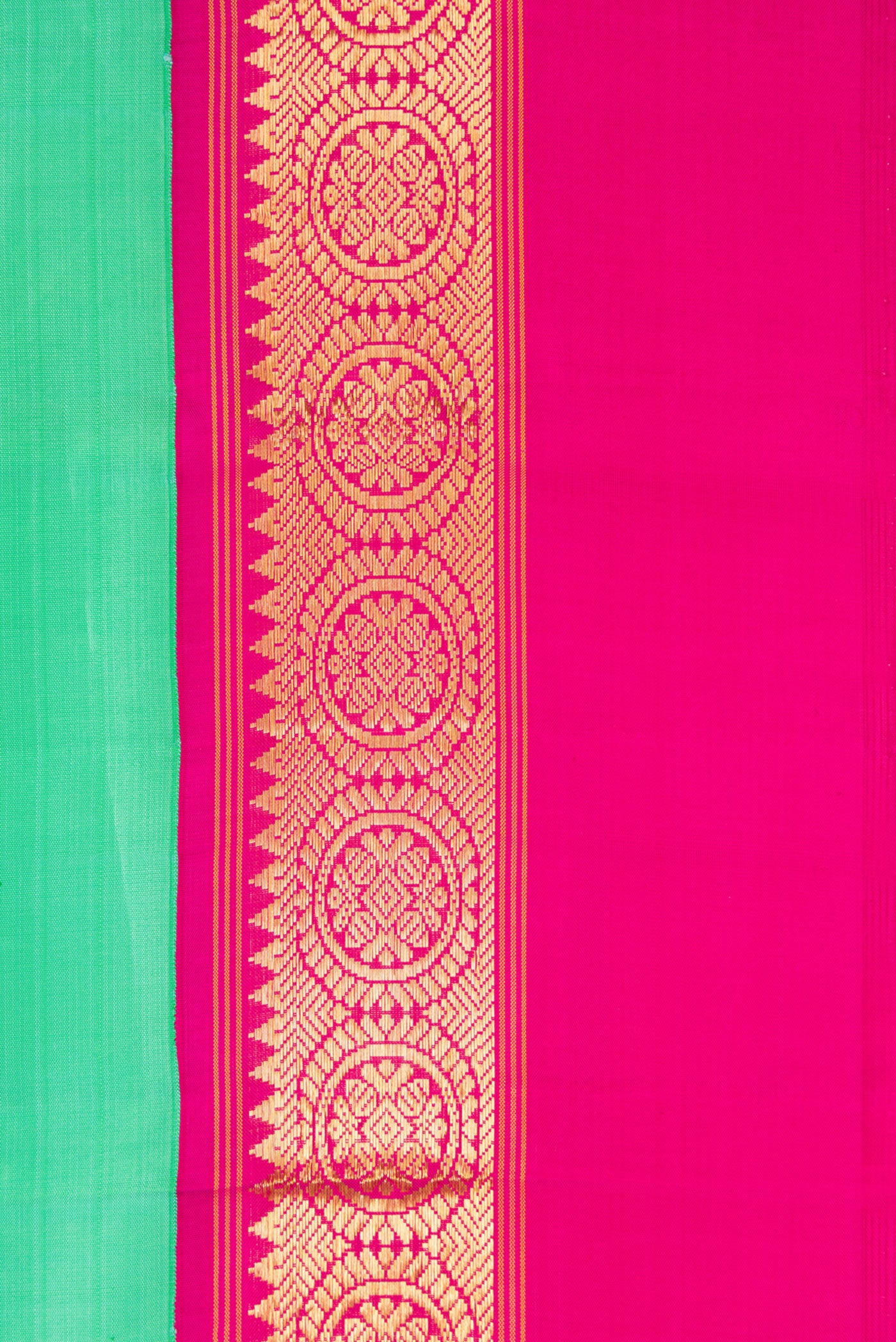 Border image of Pure Silk Pure Zari Sea Green Dual Tone Kanjivaram Saree with Plain Body and Zari Border. 