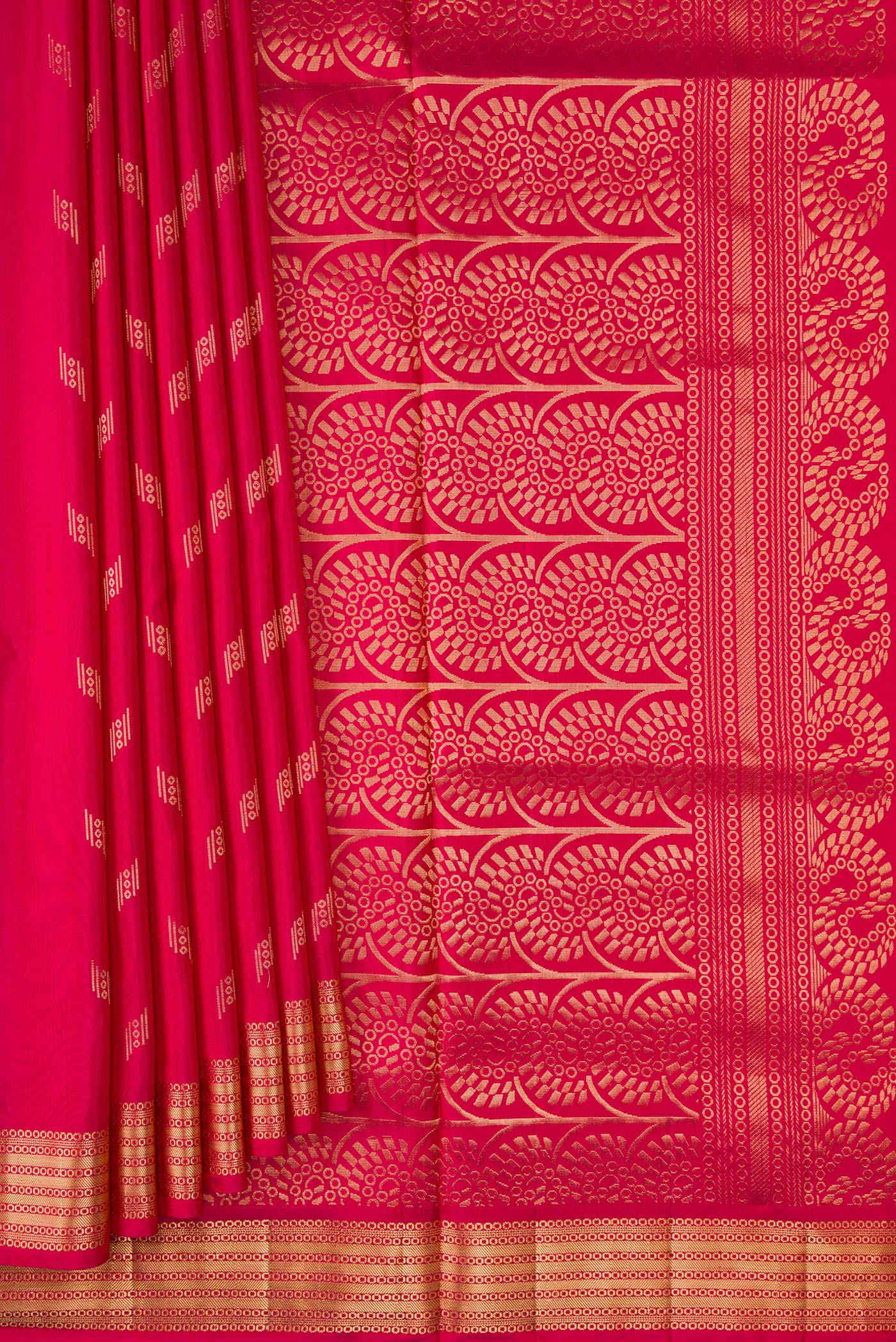 Pleats and pallu of Dark Pink Dual Tone Soft Silk Saree with Zari Butta on the body and Zari Border. 