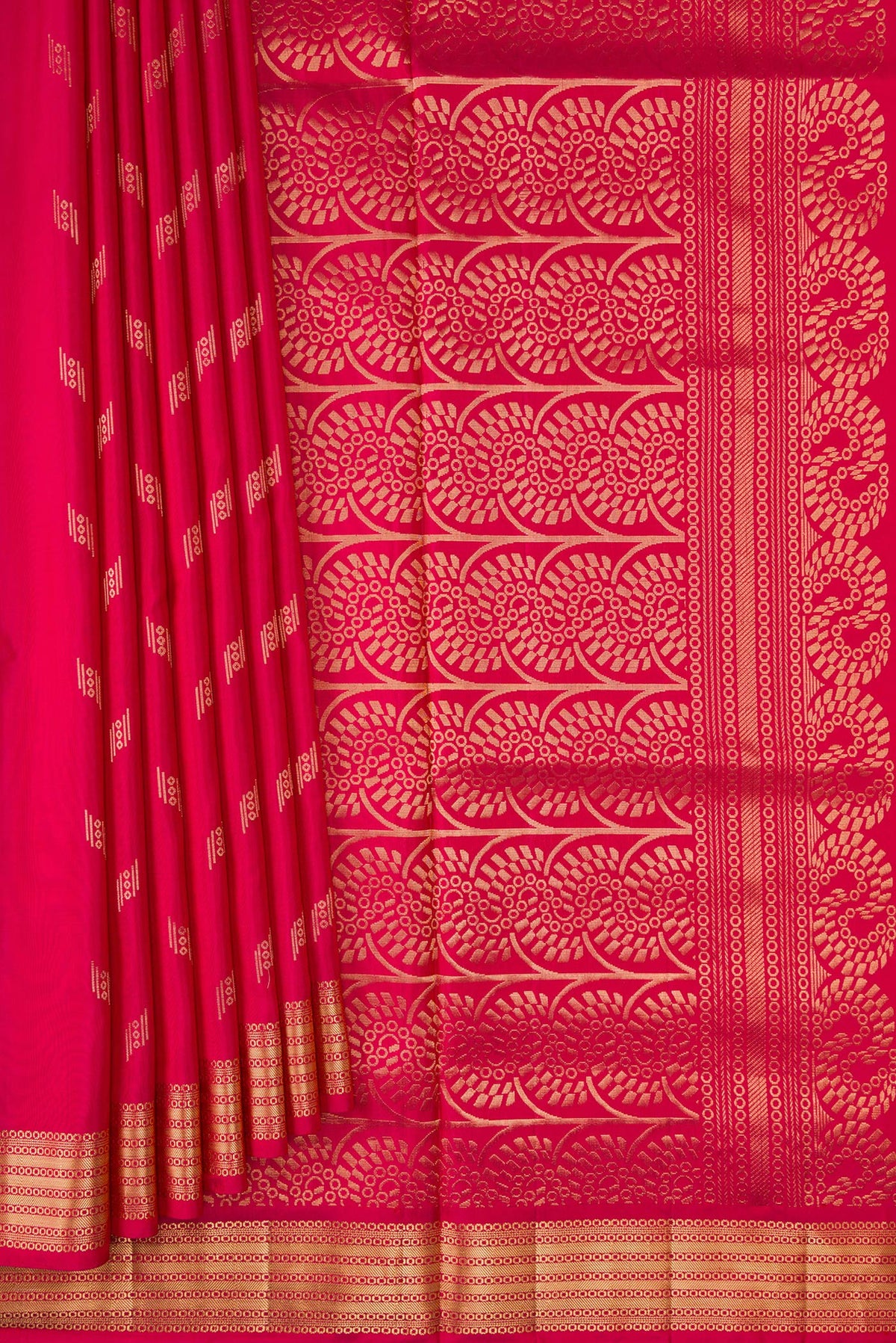 Pleats and pallu of Dark Pink Dual Tone Soft Silk Saree with Zari Butta on the body and Zari Border. 