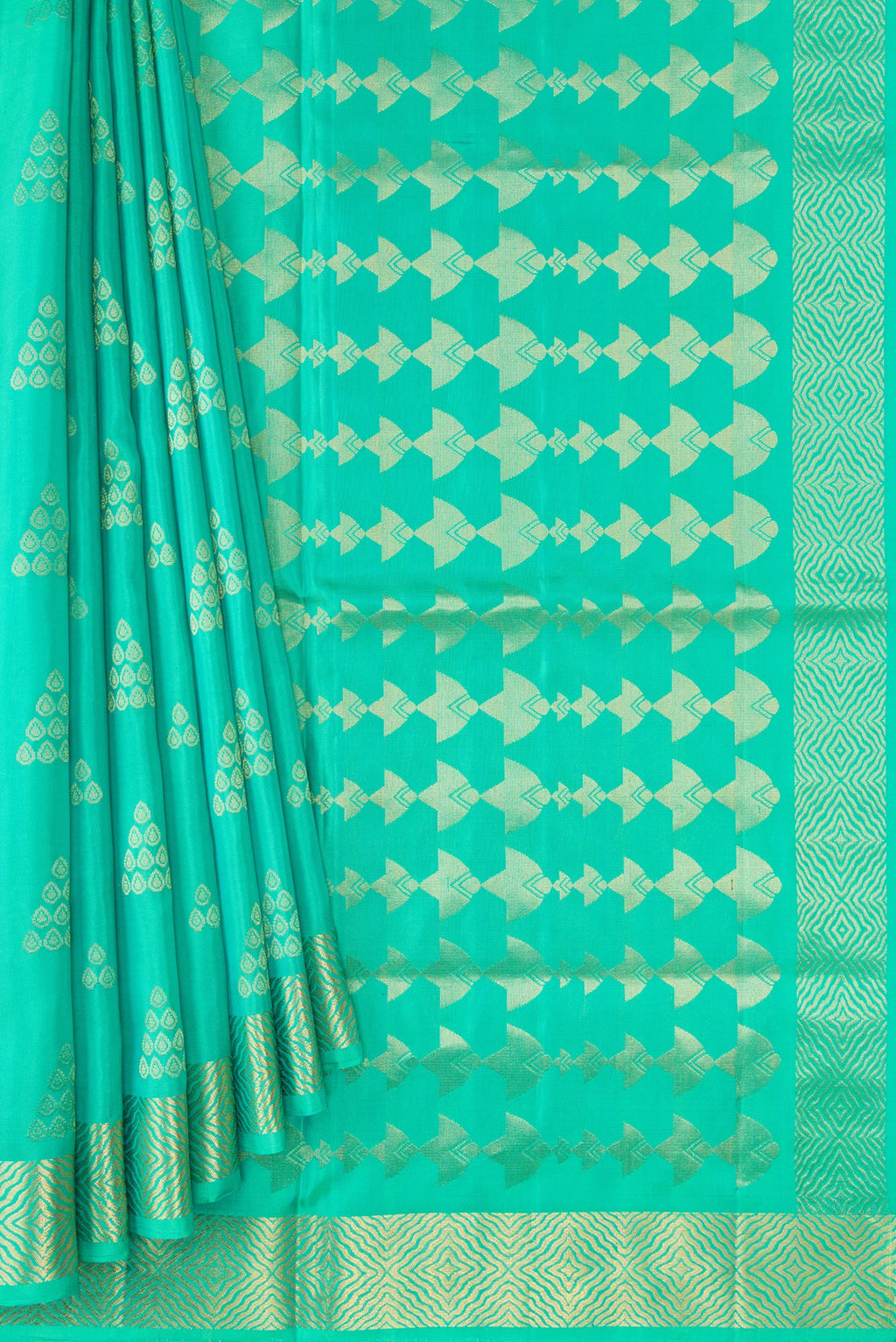Pleats and pallu of Sea Green Dual Tone Soft Silk Saree with Zari Butta on the body and Zari Border. 