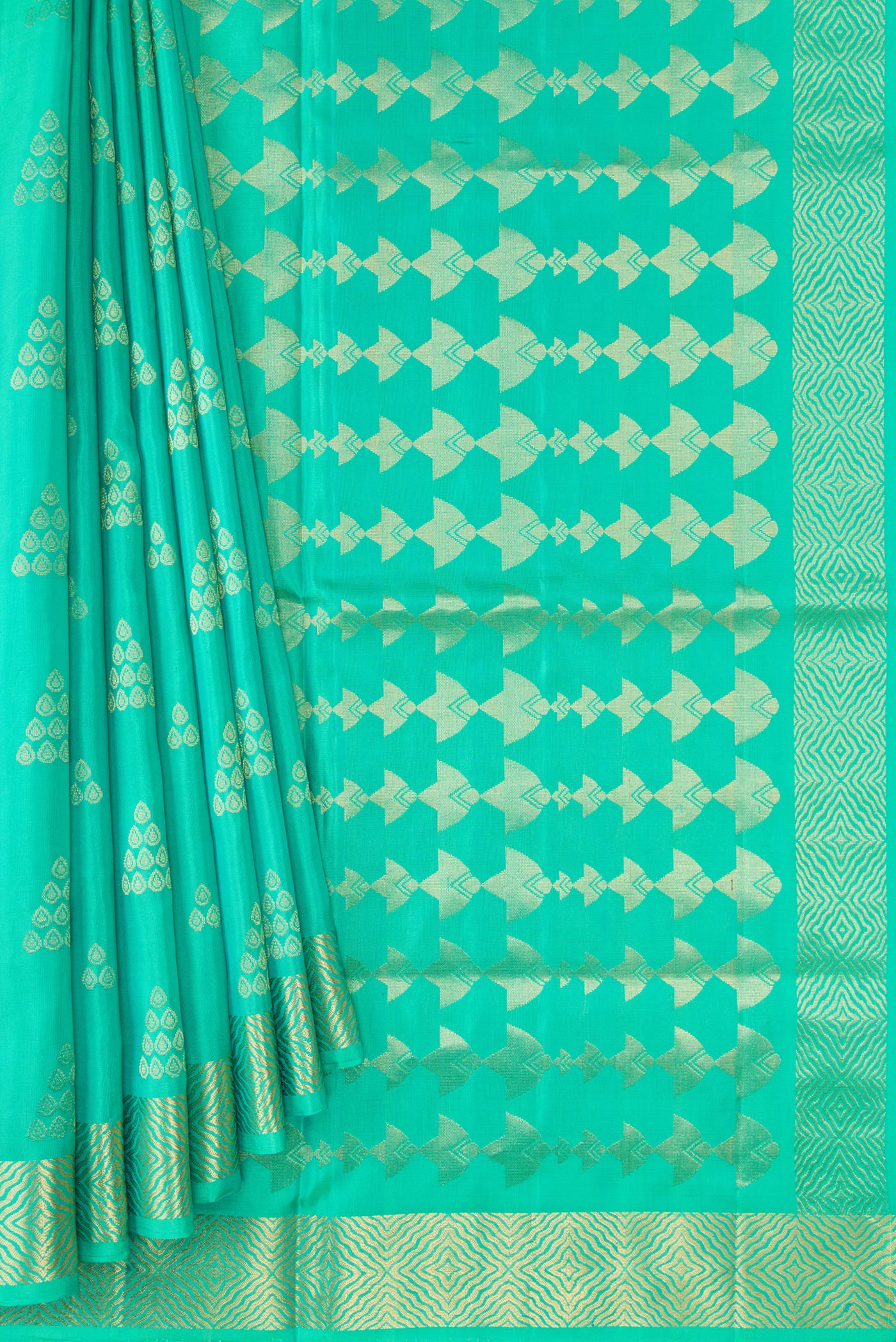 Pleats and pallu of Sea Green Dual Tone Soft Silk Saree with Zari Butta on the body and Zari Border. 