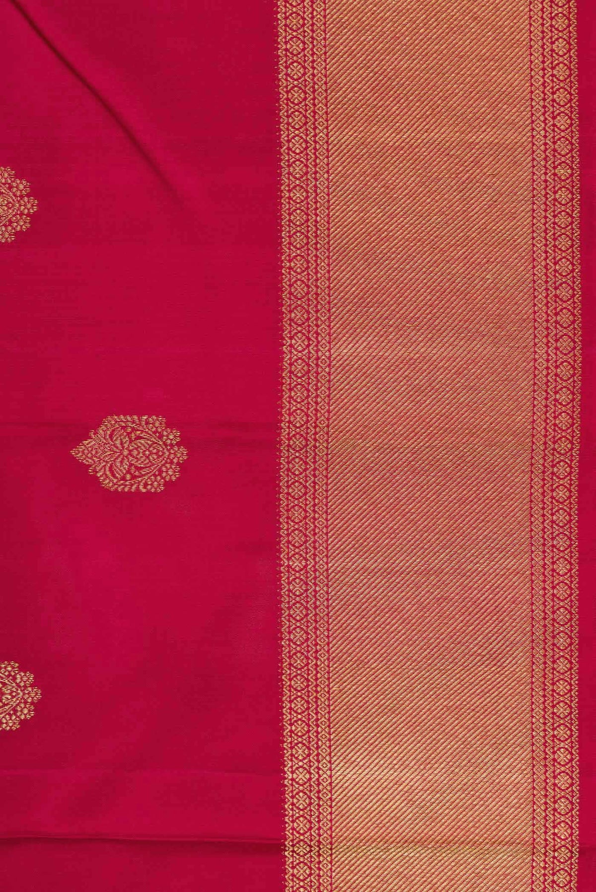 Border image of Pure Silk Pure Zari Maroon Dual Tone Kanjivaram Saree with Zari Butta on the body and Zari Border. 