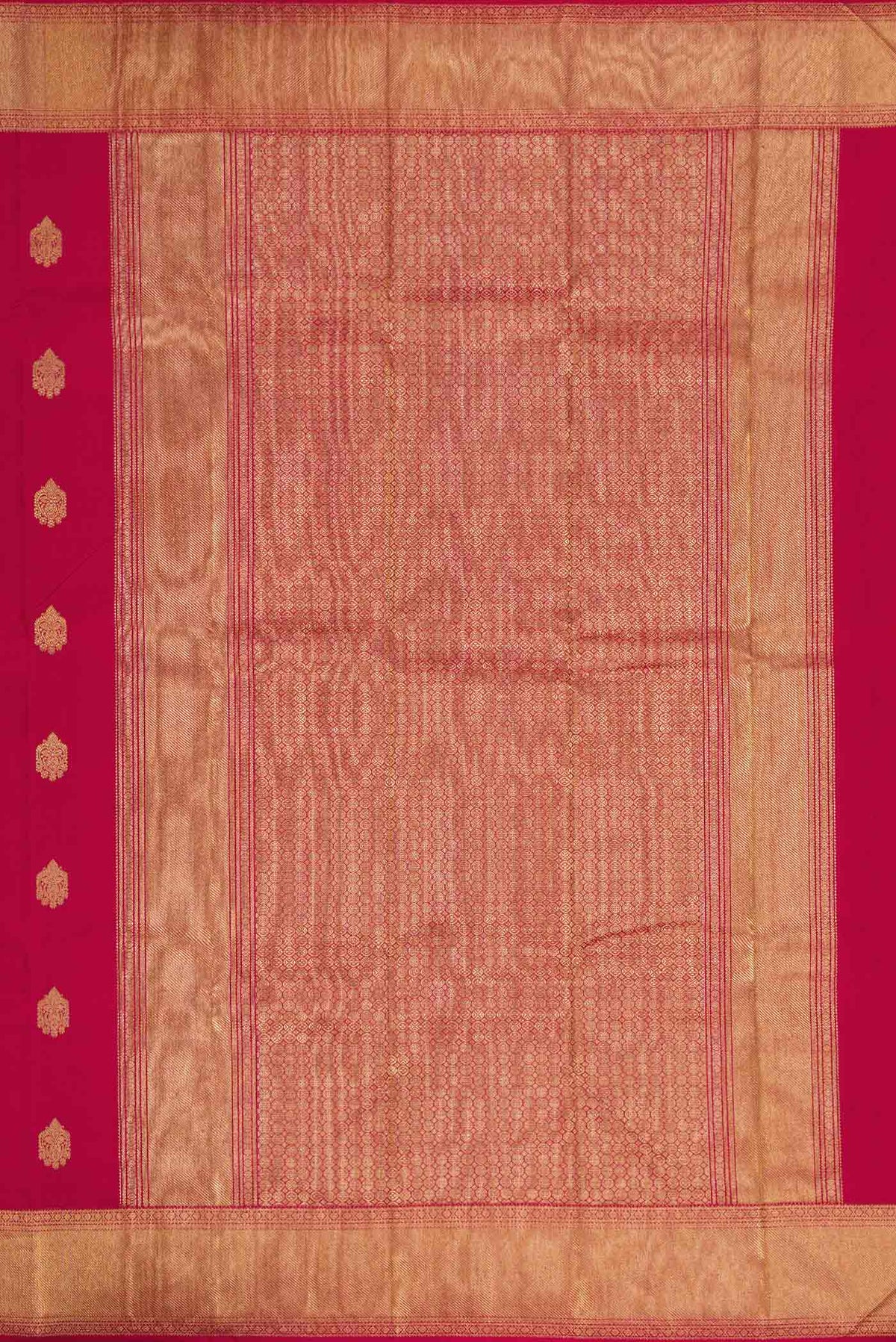 Close up image of the pallu of Pure Silk Pure Zari Maroon Dual Tone Kanjivaram Saree with Zari Butta on the body and Zari Border. 