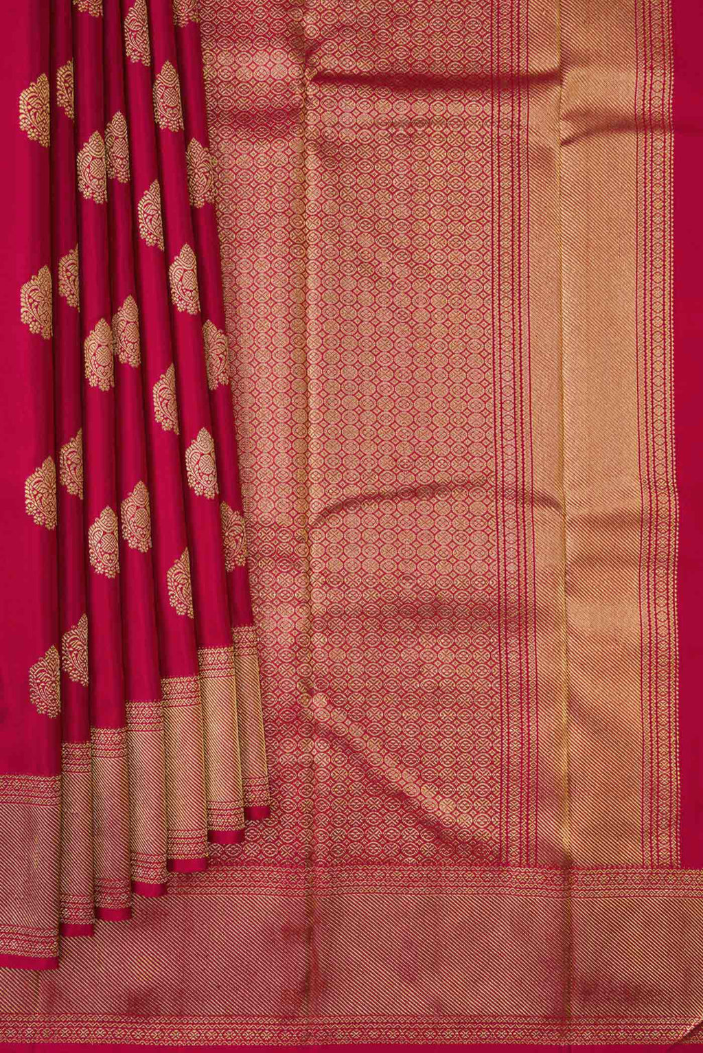Pleats and pallu of Pure Silk Pure Zari Maroon Dual Tone Kanjivaram Saree with Zari Butta on the body and Zari Border. 