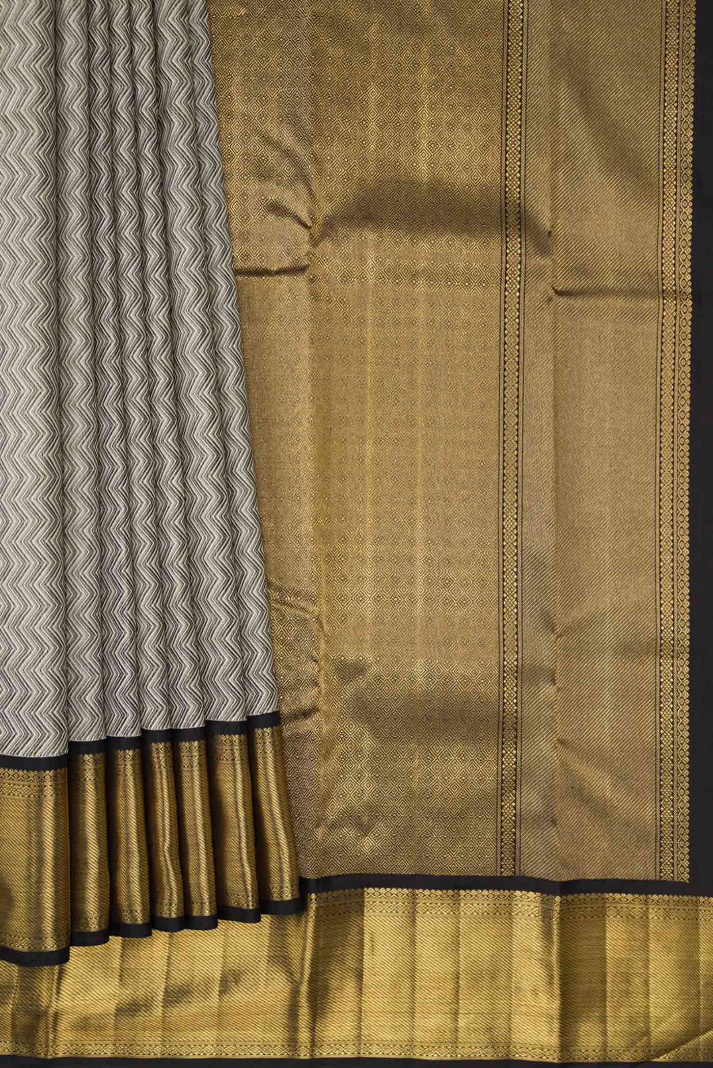 Pleats and pallu of Pure Silk Pure Zari Grey Dual Tone Kanchipuram Saree with Jacquard design on the body and Zari Border