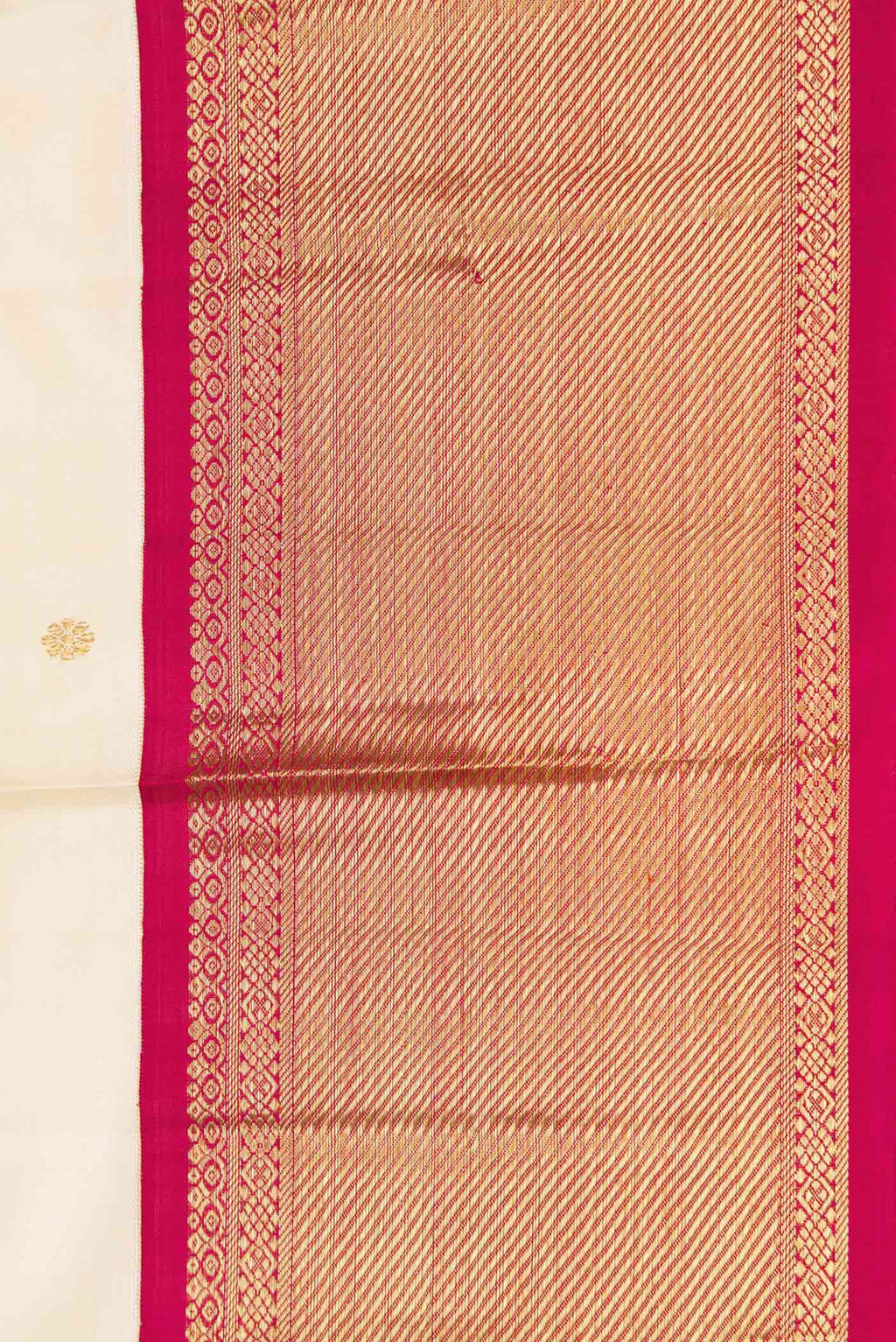 Border image of Pure Silk Pure Zari Sandal Dual Tone Kanchipuram Saree with Zari Butta on the body and Zari Border