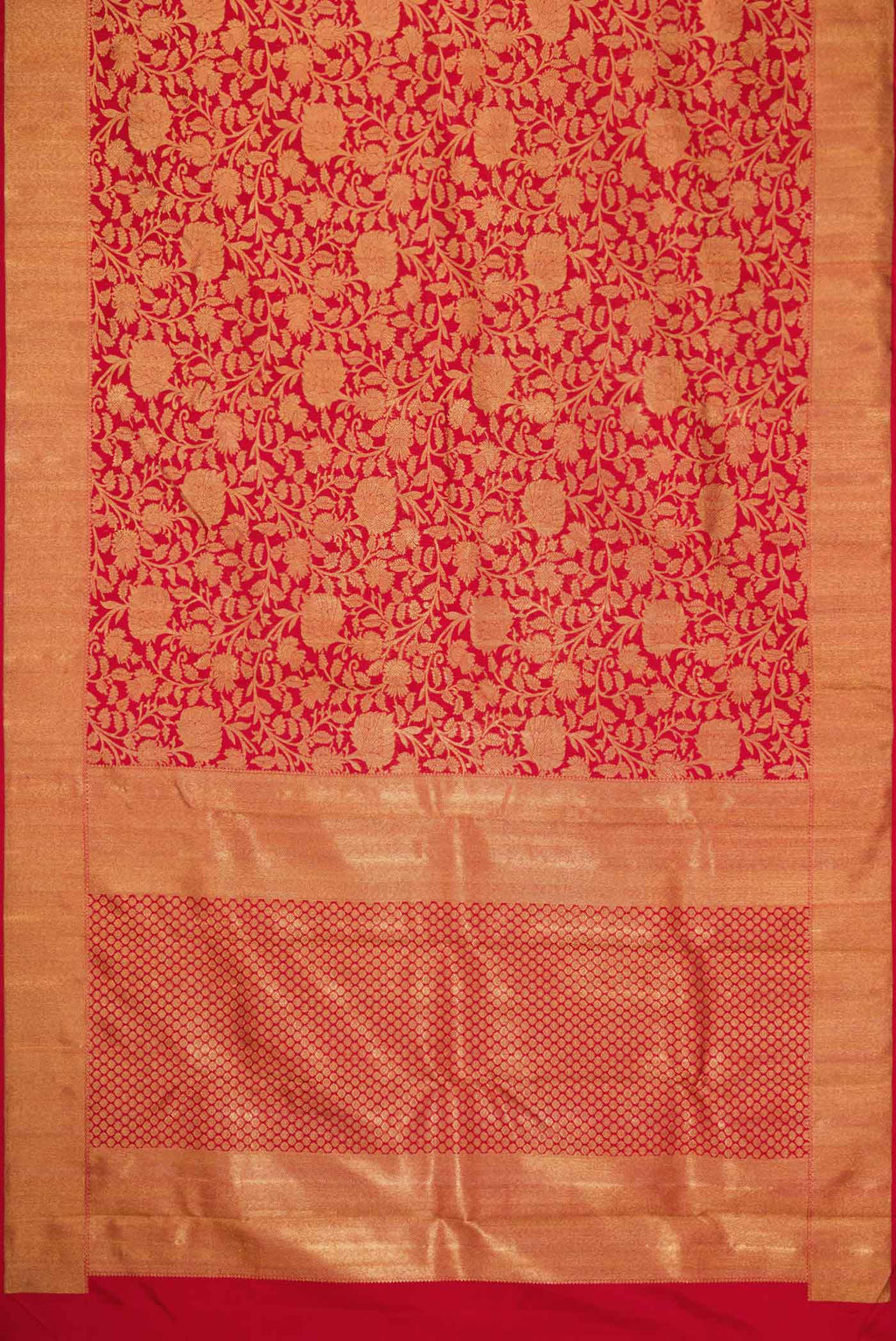 Flat view of Pure Silk Pure Zari Red Dual Tone Kanchipuram Saree with Zari Brocade on the body and Zari Border