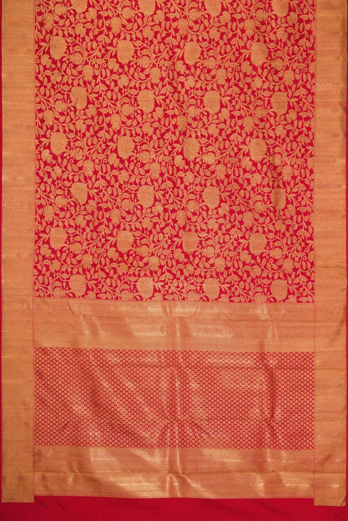 Flat view of Pure Silk Pure Zari Red Dual Tone Kanchipuram Saree with Zari Brocade on the body and Zari Border