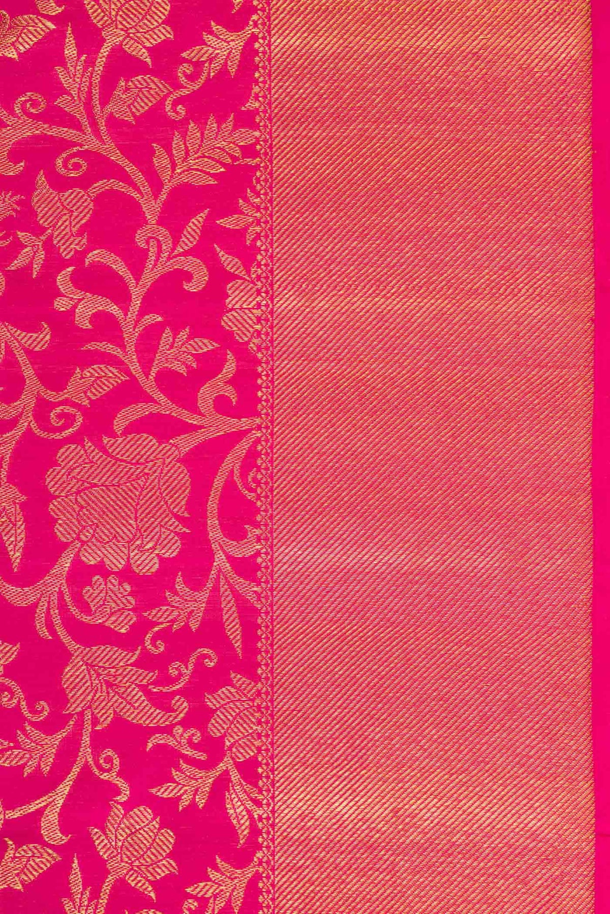 Border image of Pure Silk Pure Zari Pink Dual Tone Kanchipuram Saree with Zari Brocade on the body and Zari Border