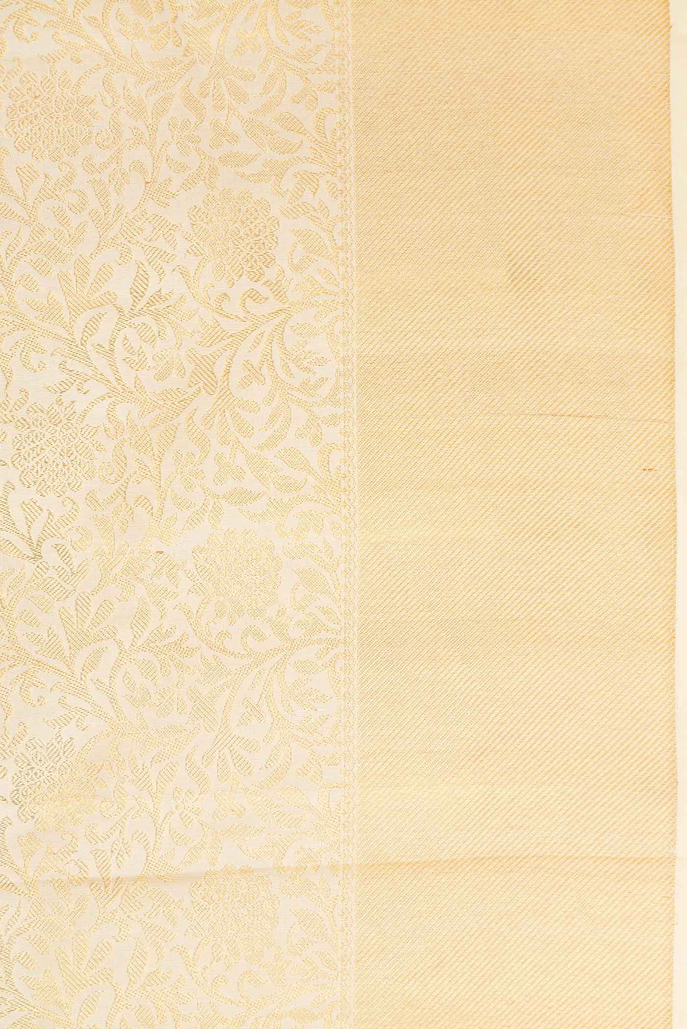 Border image of Pure Silk Pure Zari Off White Dual Tone Kanchipuram Saree with Zari Brocade on the body and Zari Border