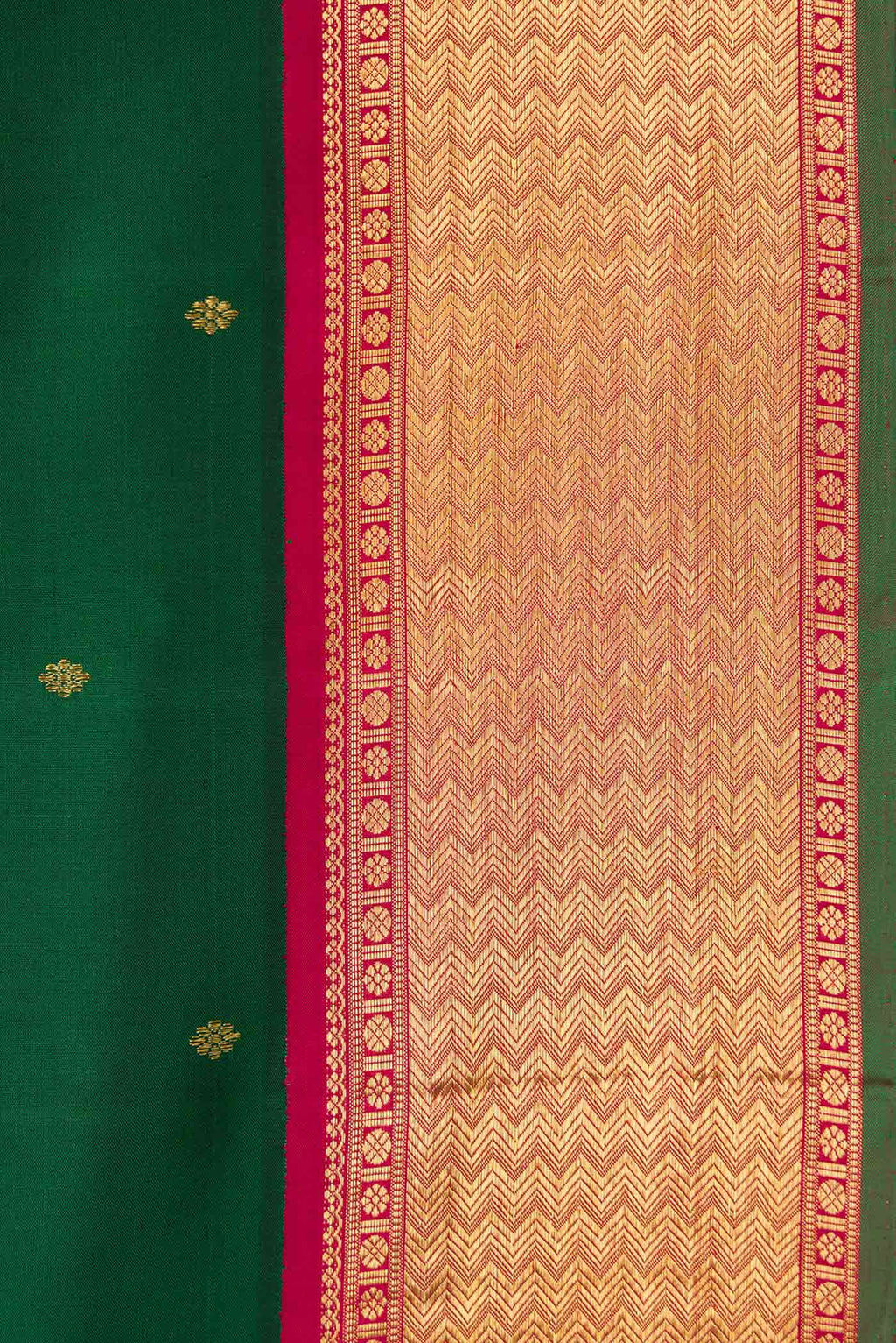 Border image of Pure Silk Pure Zari Bottle Green Dual Tone Kanchipuram Saree with Zari Butta on the body and Zari Border