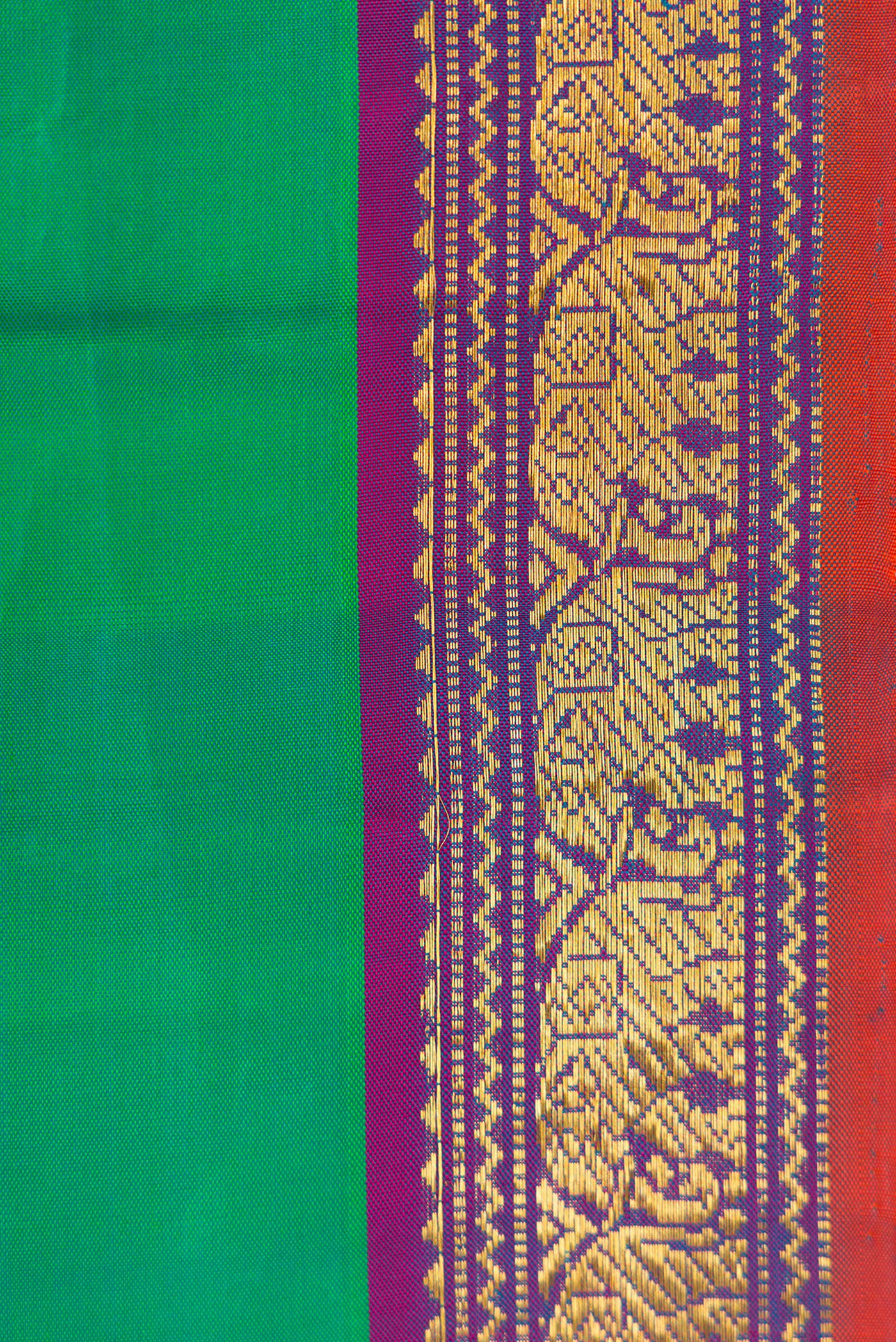 Border image of Pure Silk Pure Zari Green Dual Tone Kanchipuram Saree with Plain Body and Zari Border. 